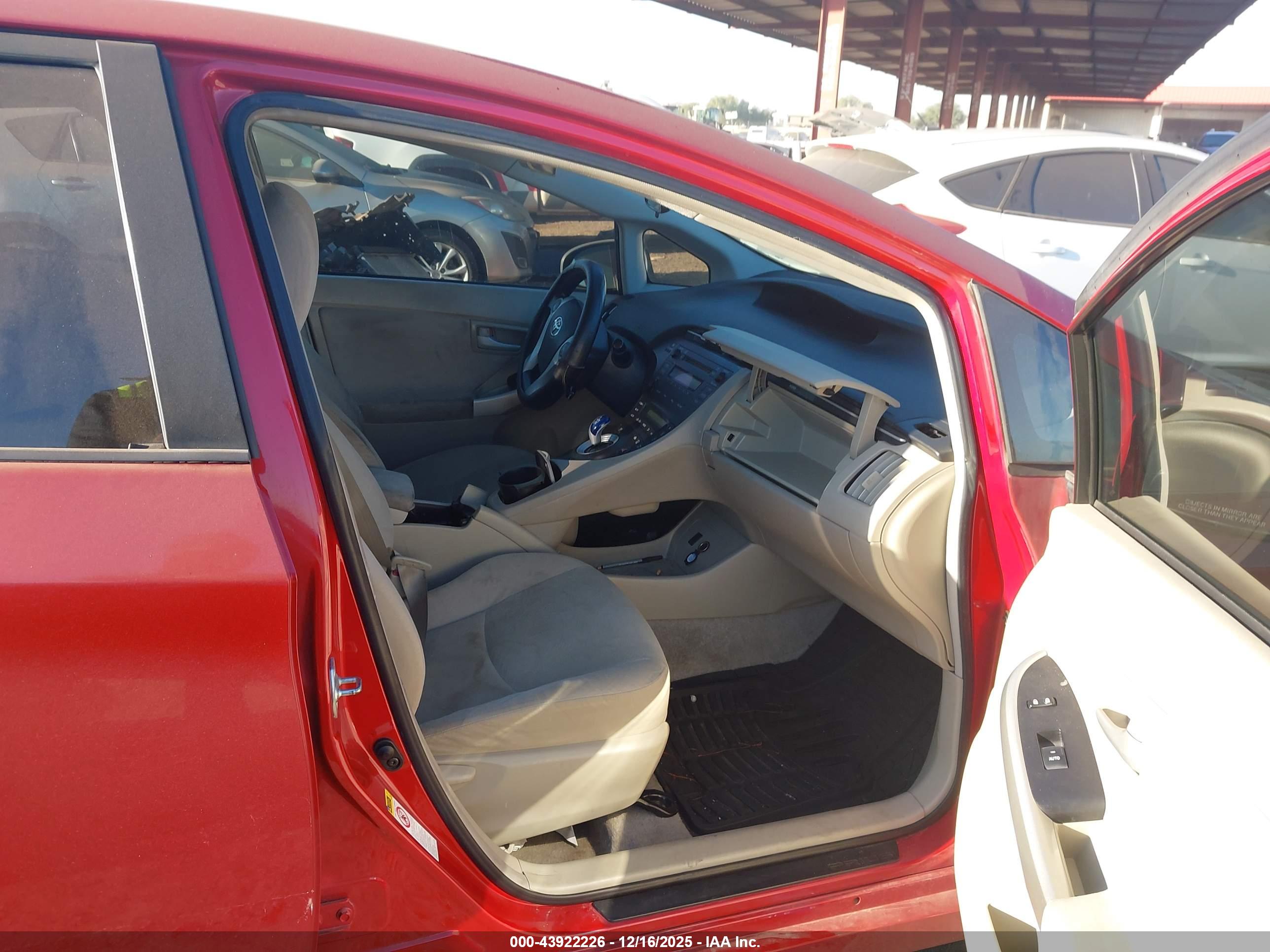 TOYOTA PRIUS image 5