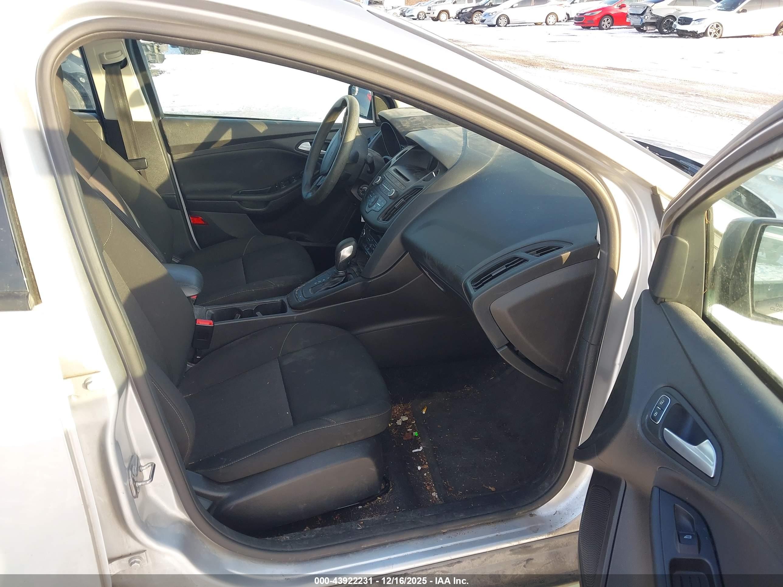 FORD FOCUS image 5