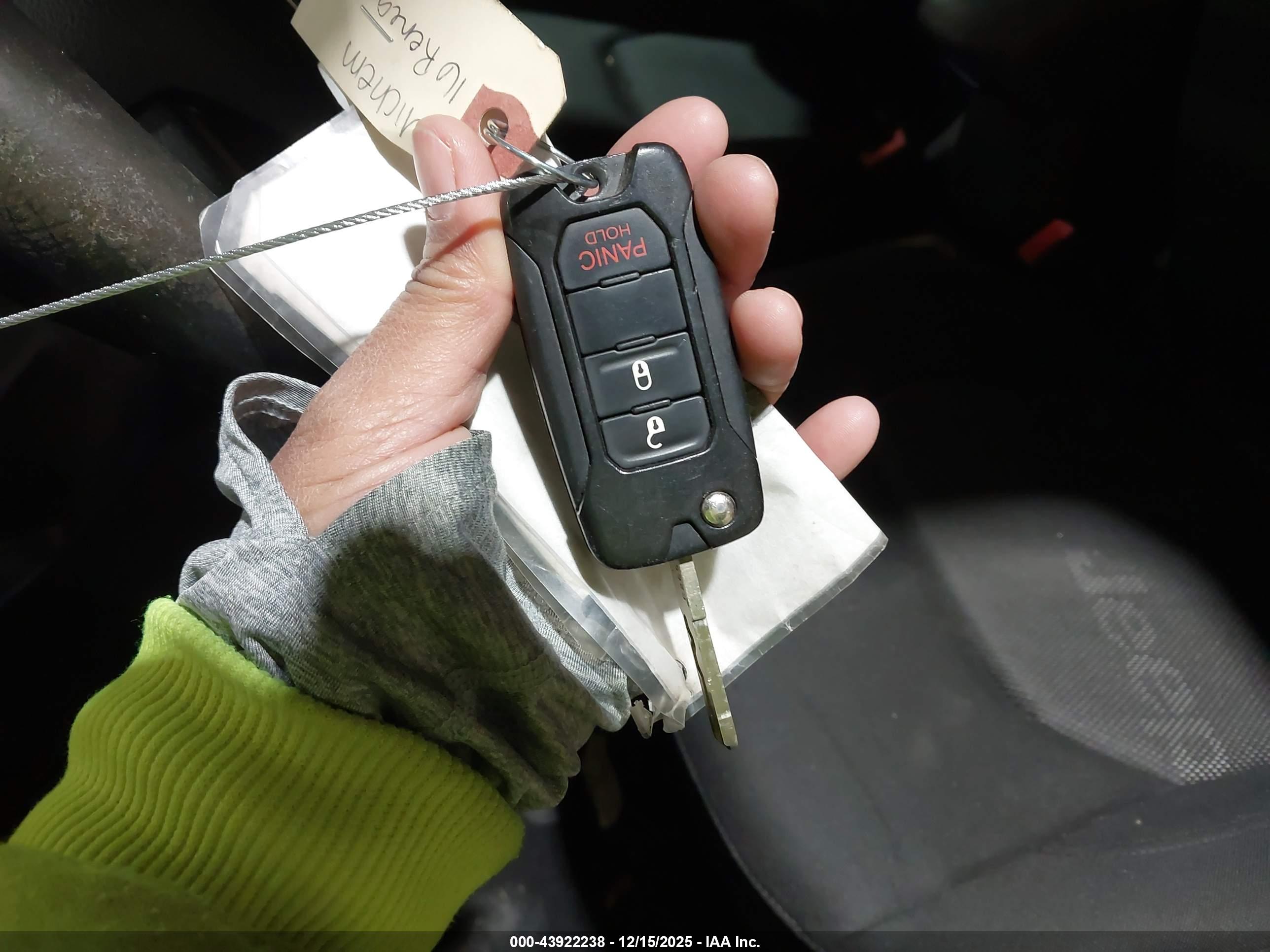 JEEP RENEGADE image 11
