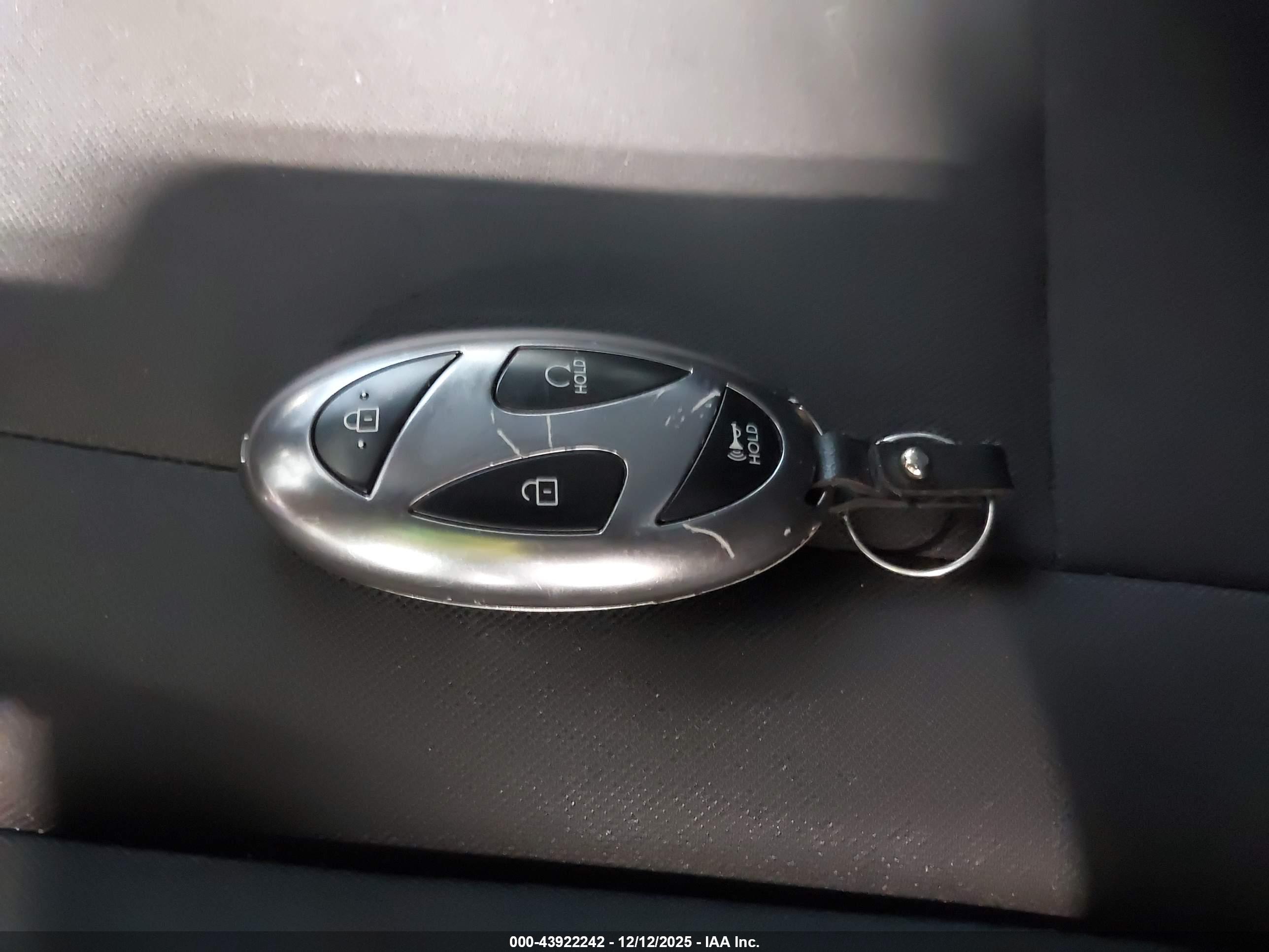 HYUNDAI ELANTRA image 11