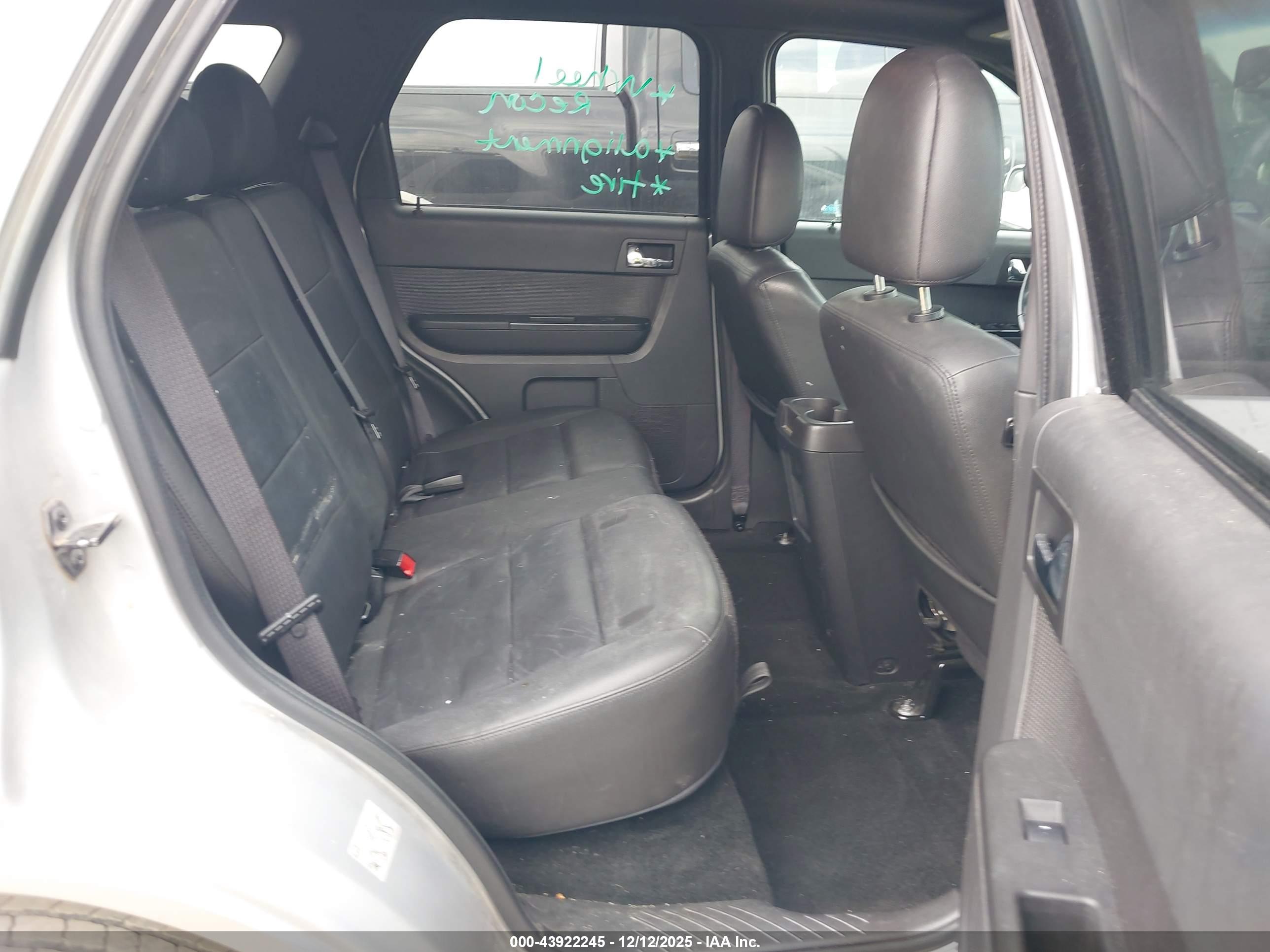 FORD ESCAPE image 8