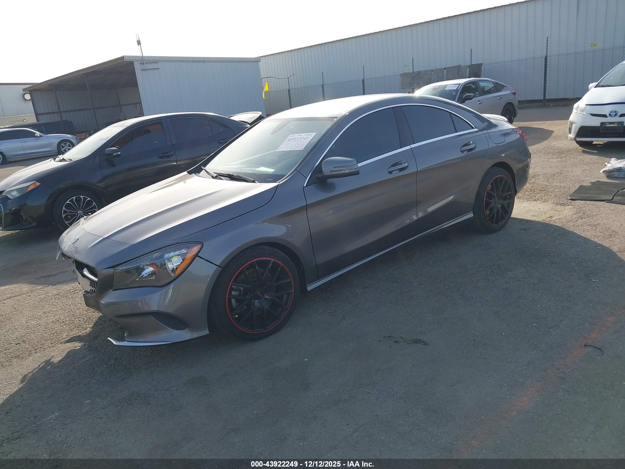 MERCEDES-BENZ CLA image 2