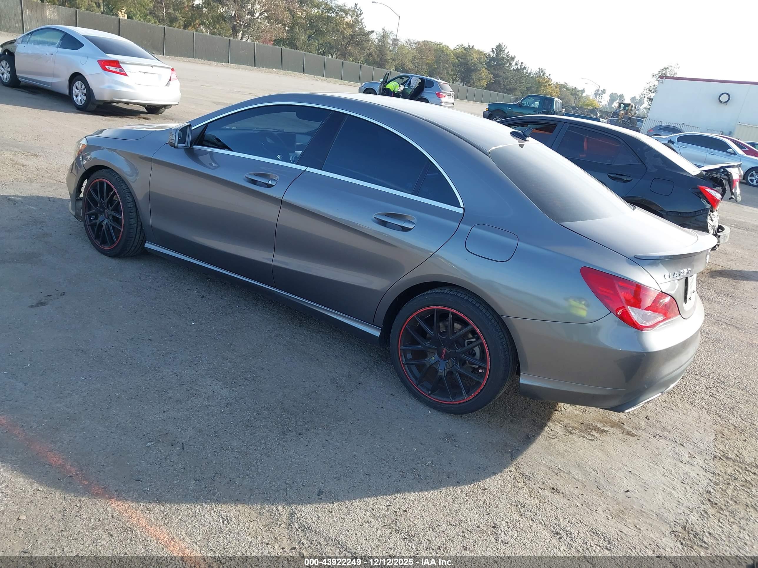 MERCEDES-BENZ CLA image 3