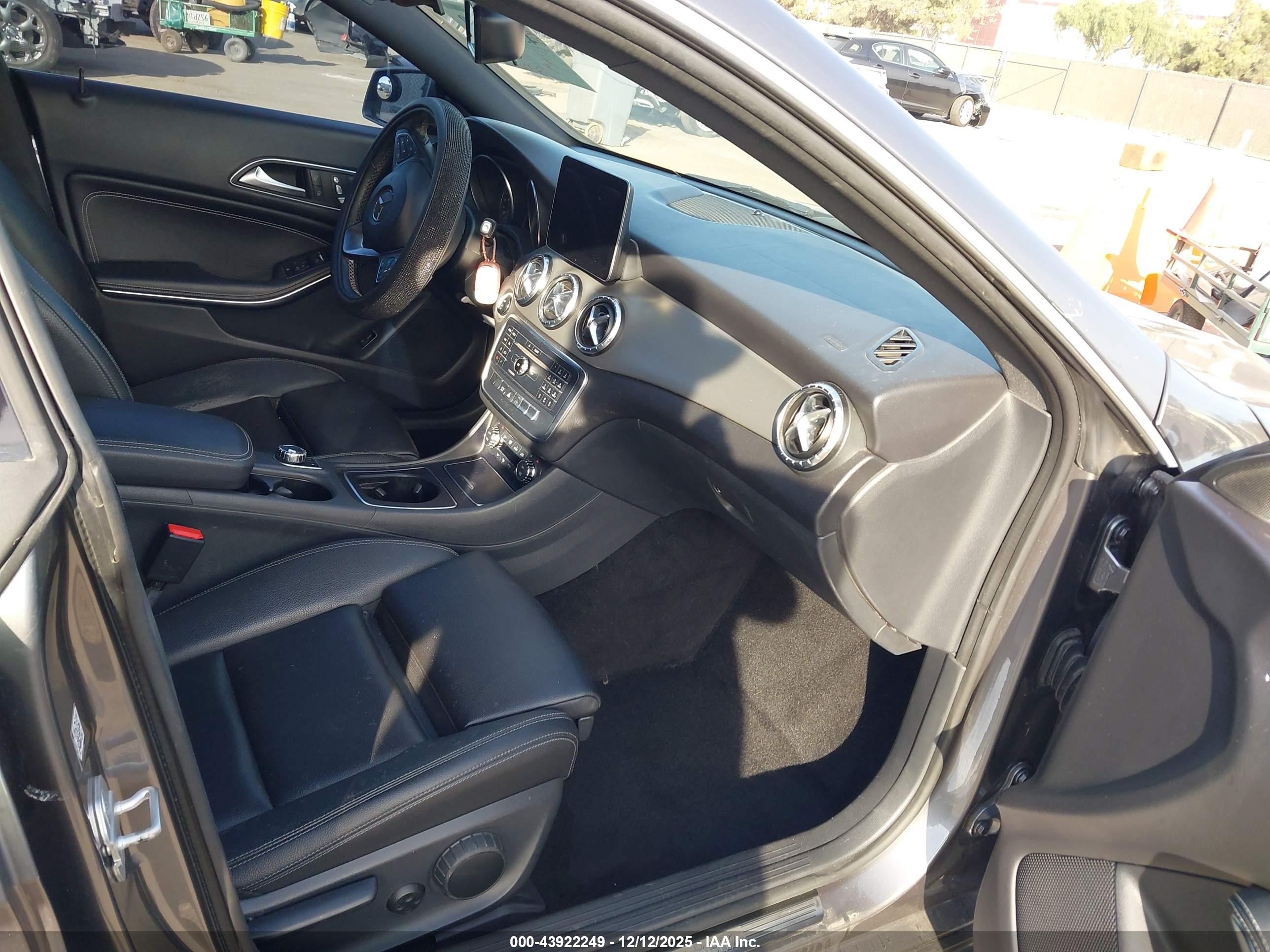 MERCEDES-BENZ CLA image 5