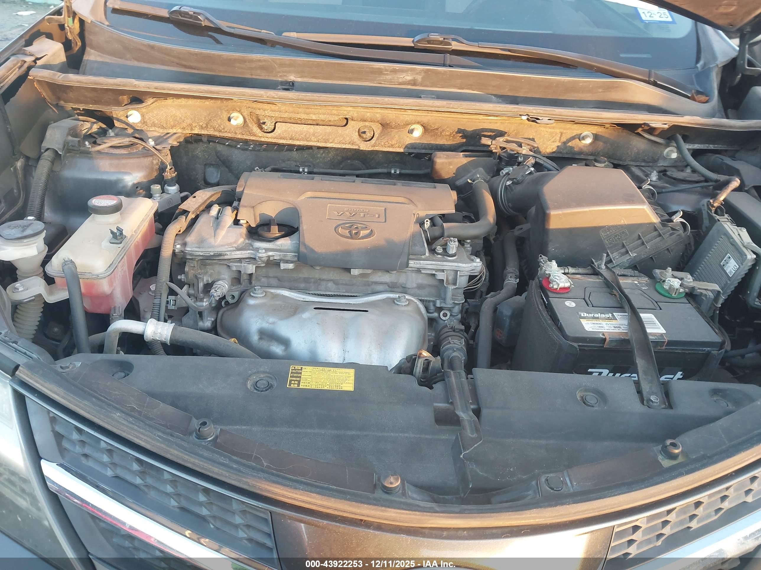 TOYOTA RAV4 image 10