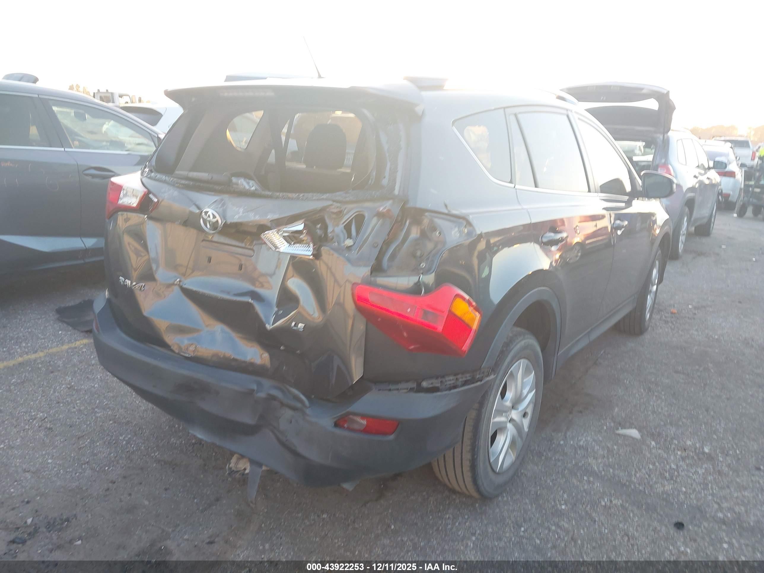 TOYOTA RAV4 image 4