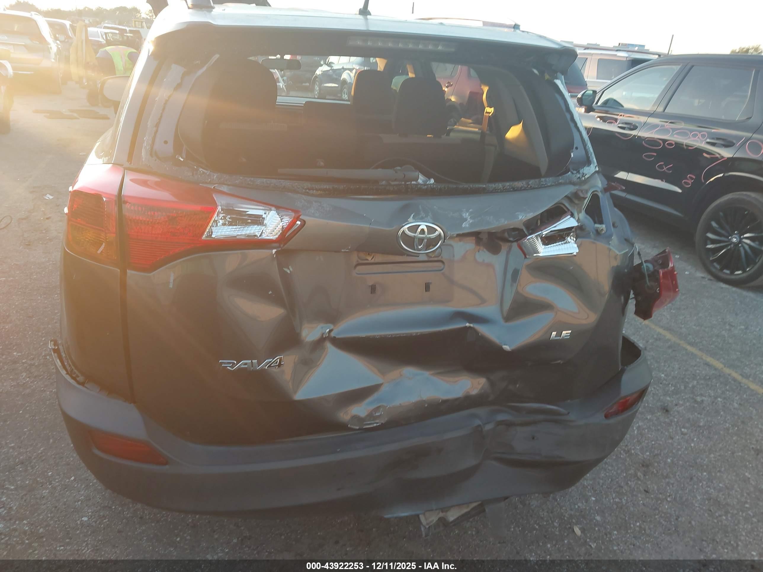 TOYOTA RAV4 image 6