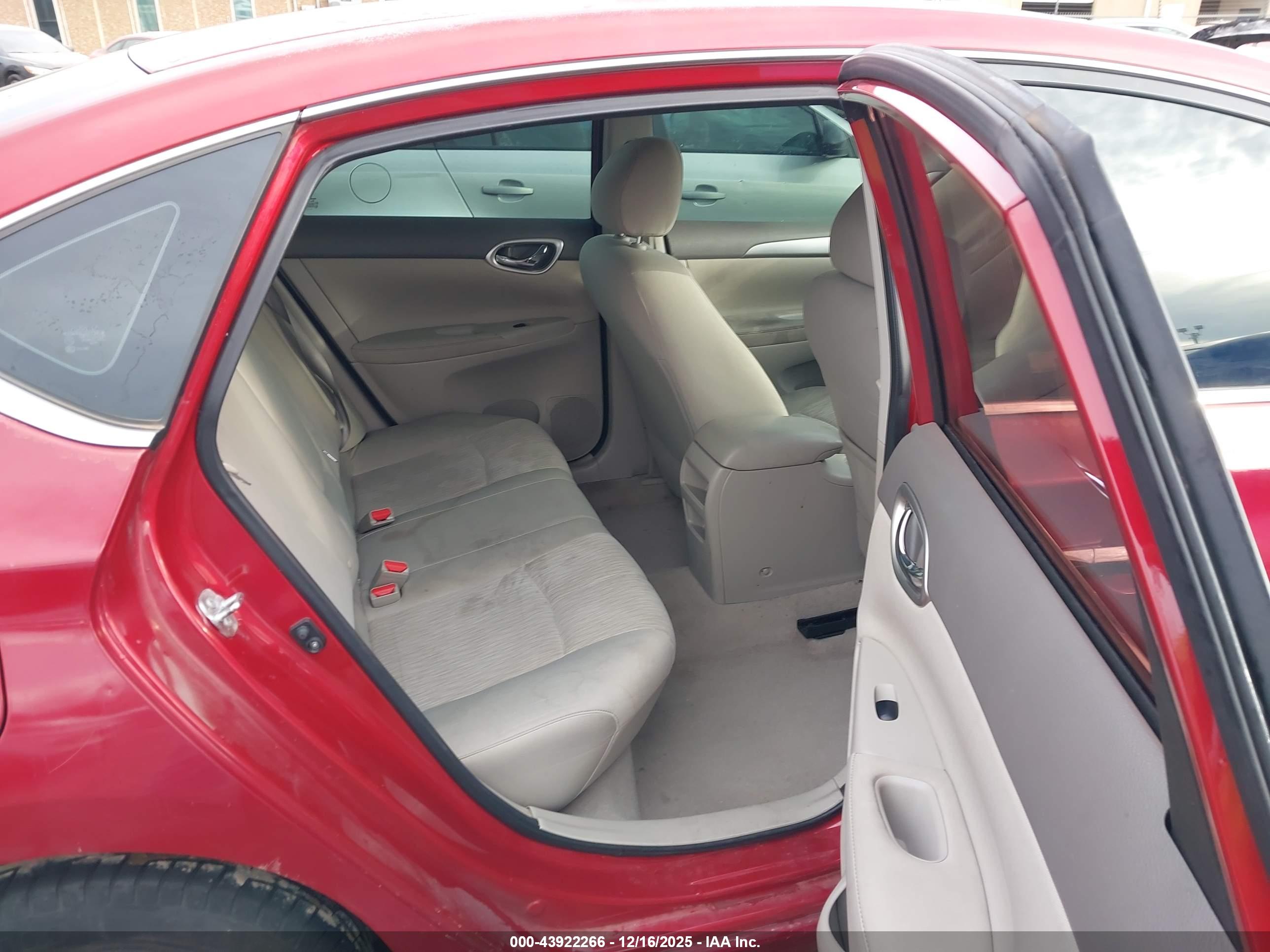 NISSAN SENTRA image 8