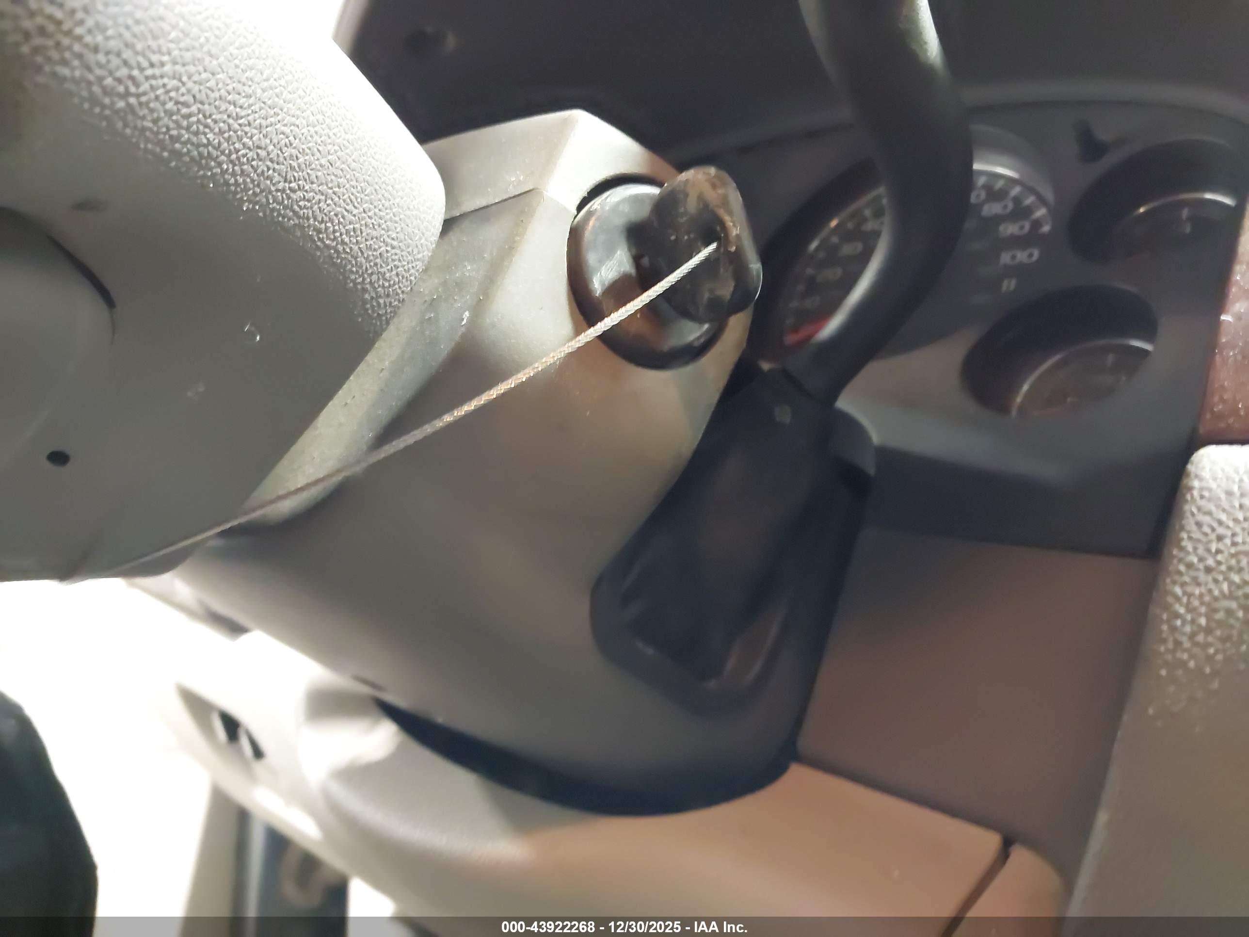 CHEVROLET SILVERADO image 11