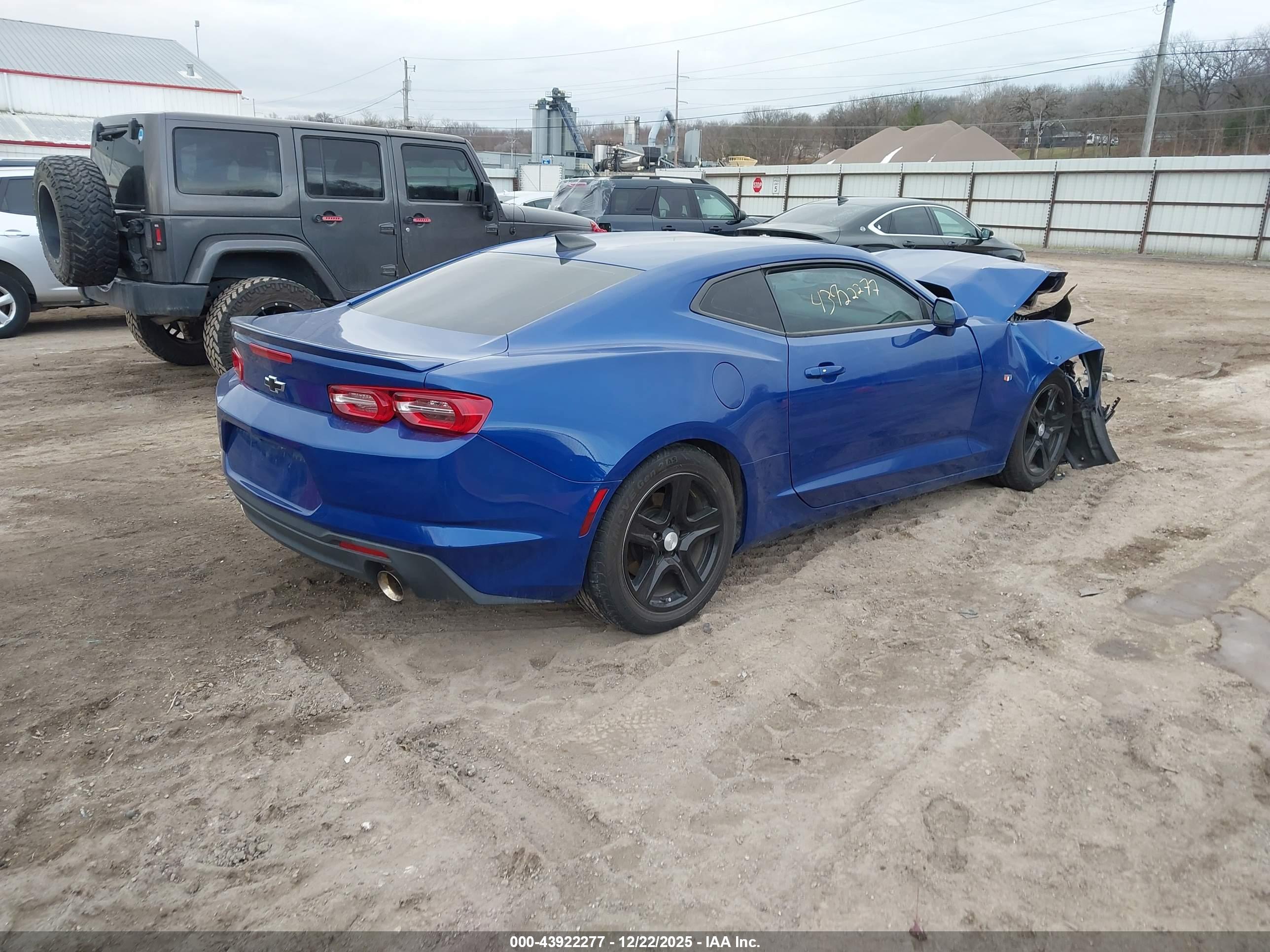 CHEVROLET CAMARO image 4