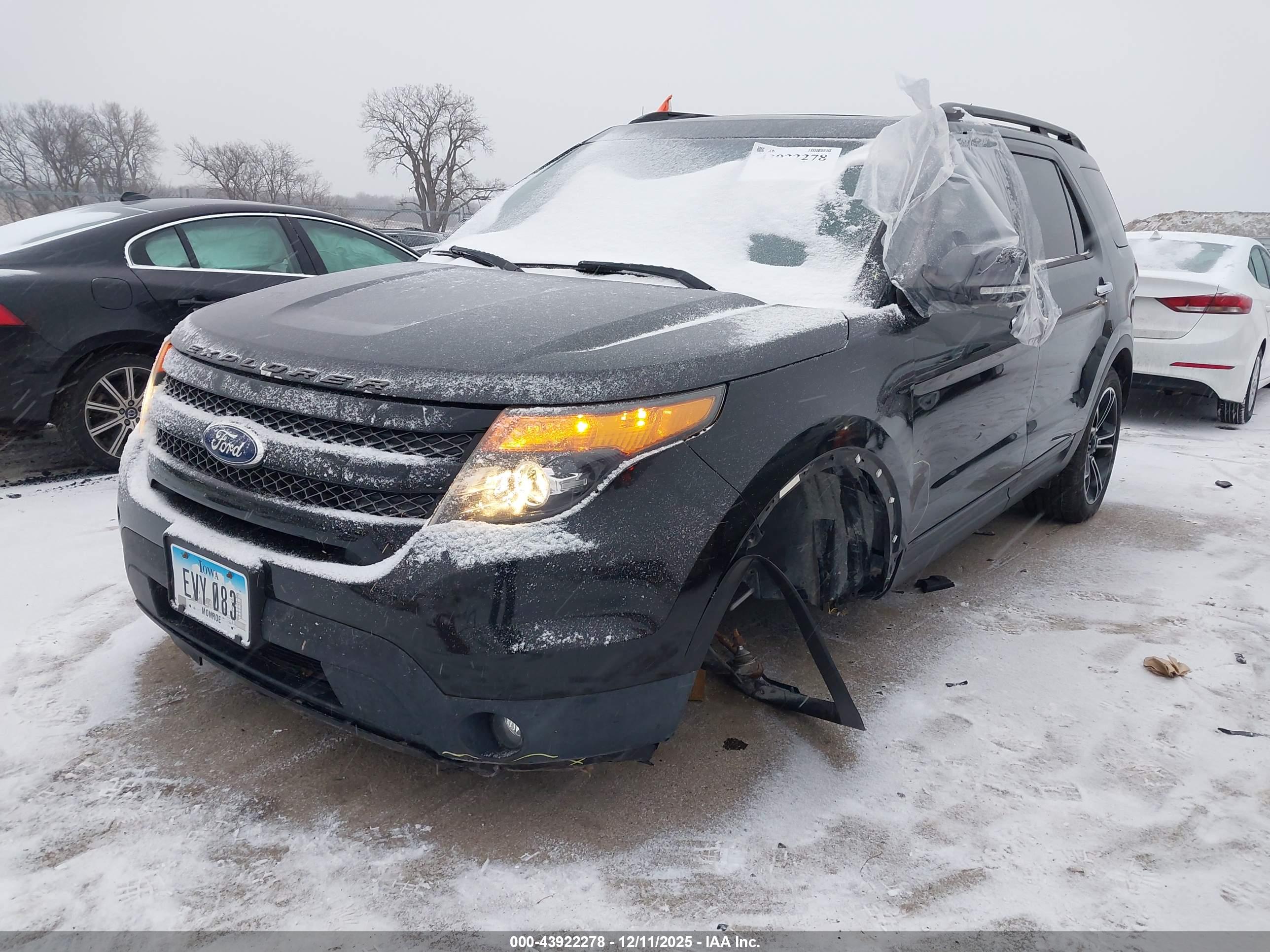 FORD EXPLORER image 2