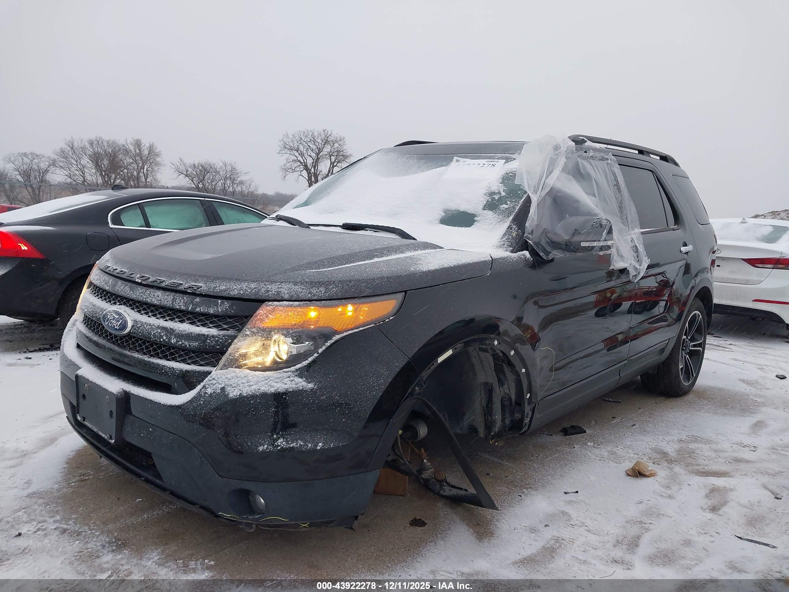 FORD EXPLORER image 6