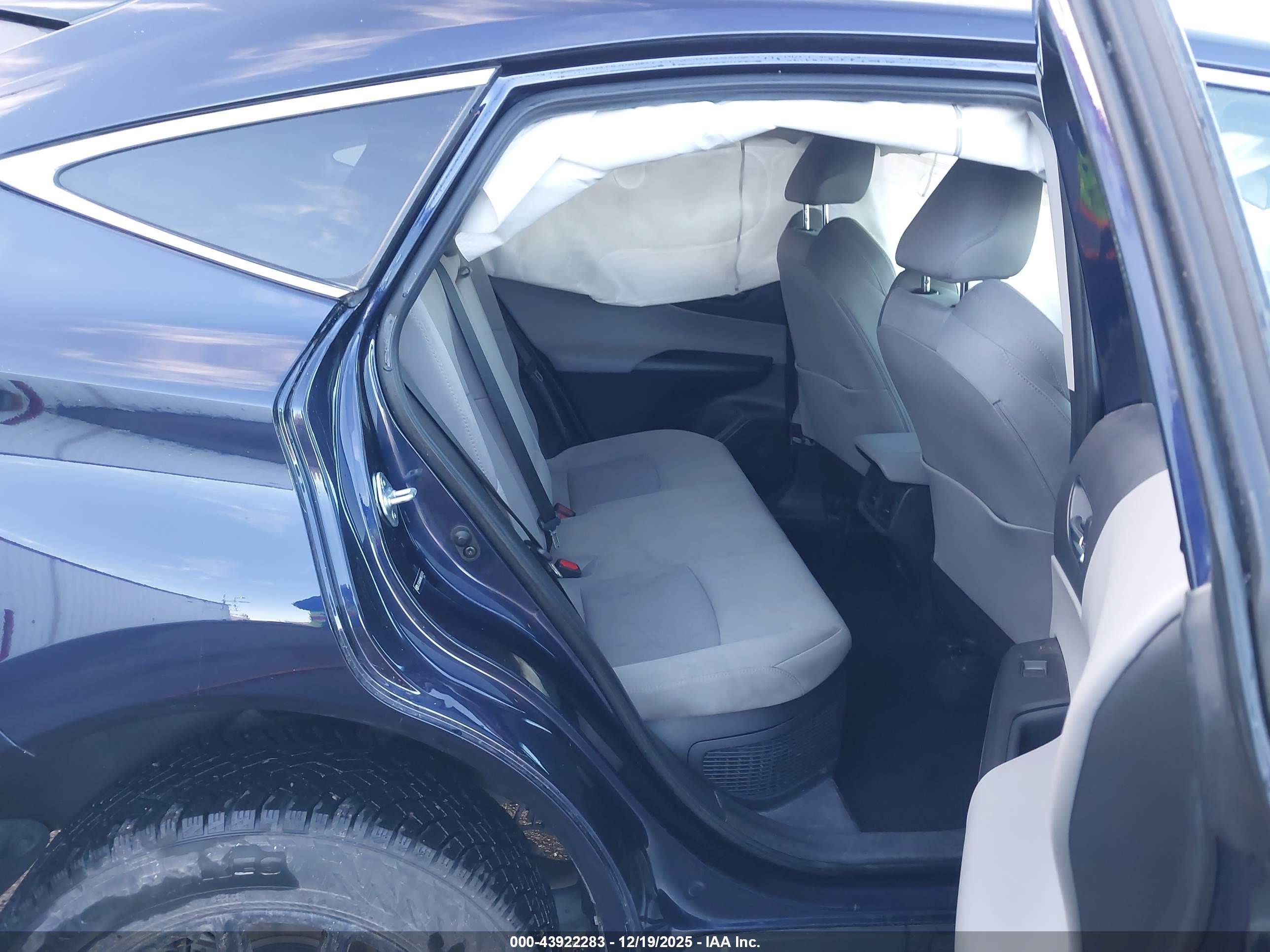 TOYOTA VENZA image 8