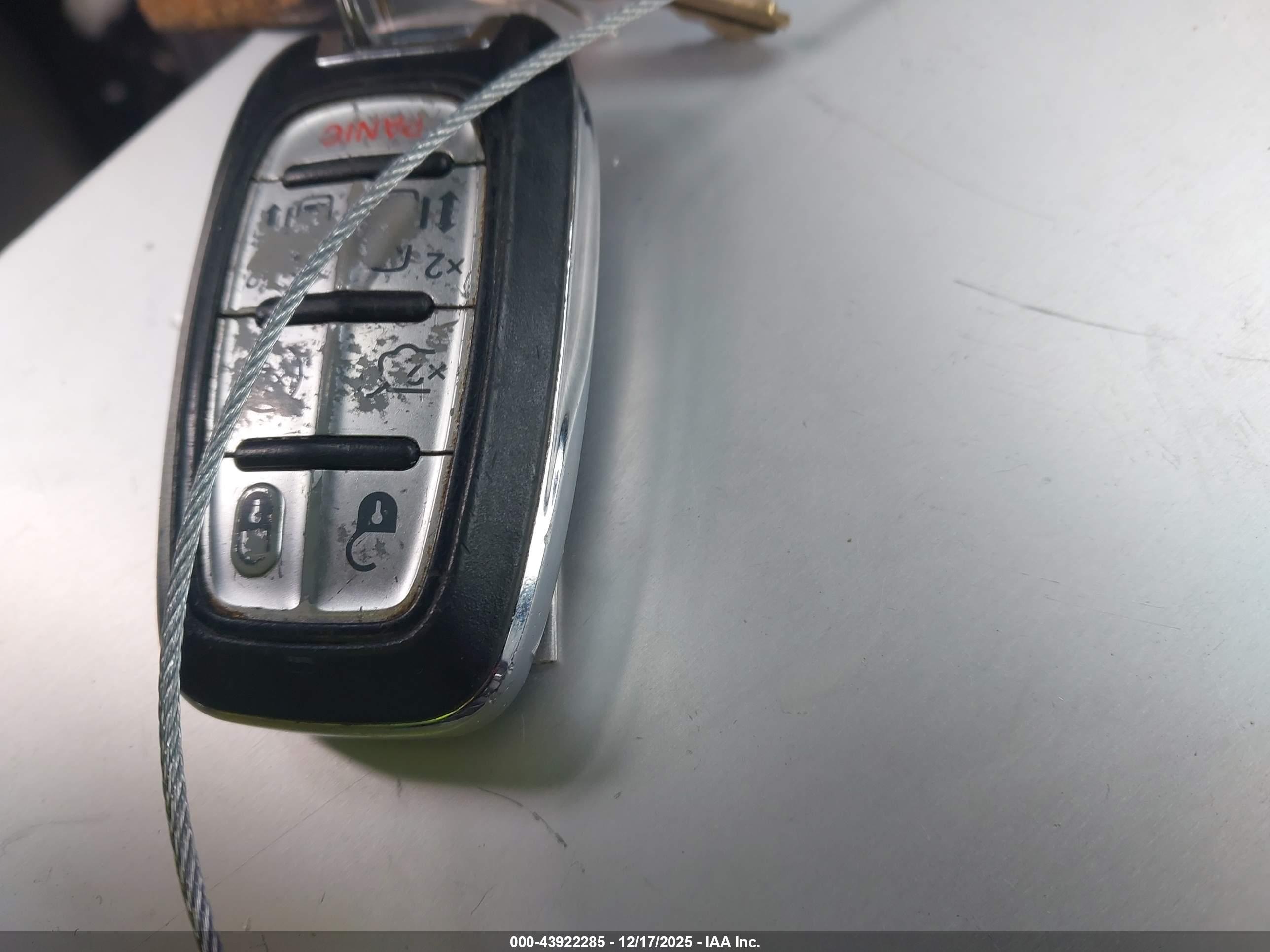 CHRYSLER PACIFICA image 11