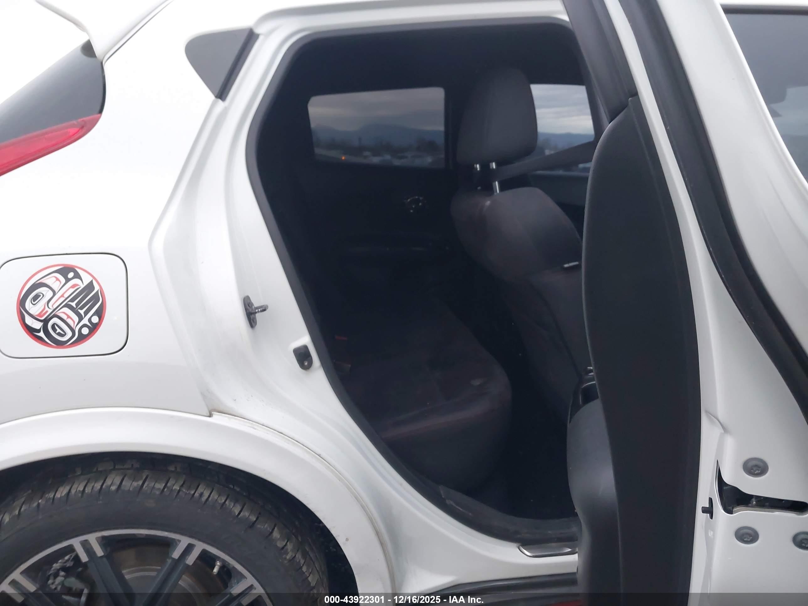 NISSAN JUKE image 8