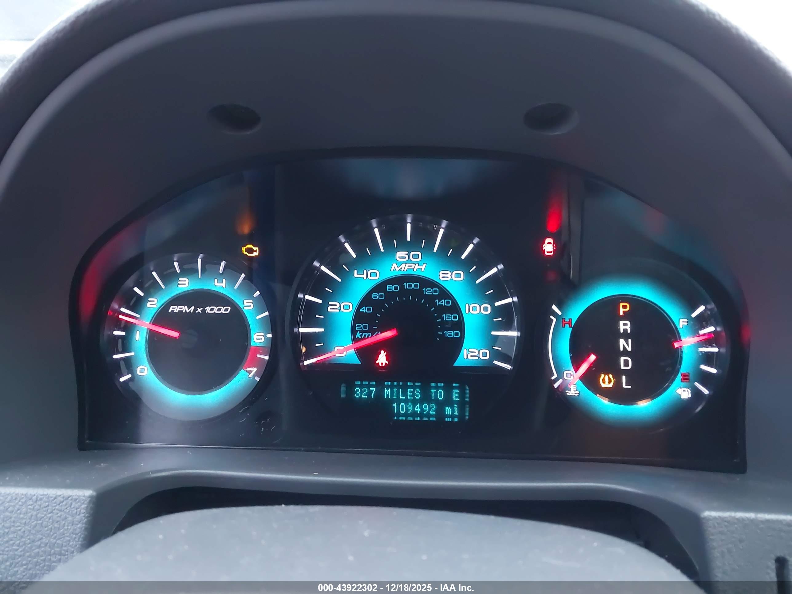 FORD FUSION image 7