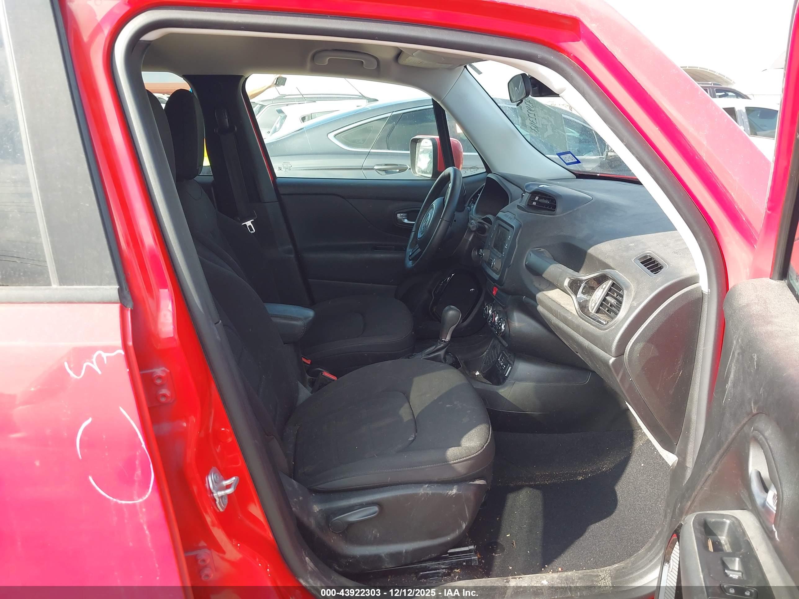 JEEP RENEGADE image 5