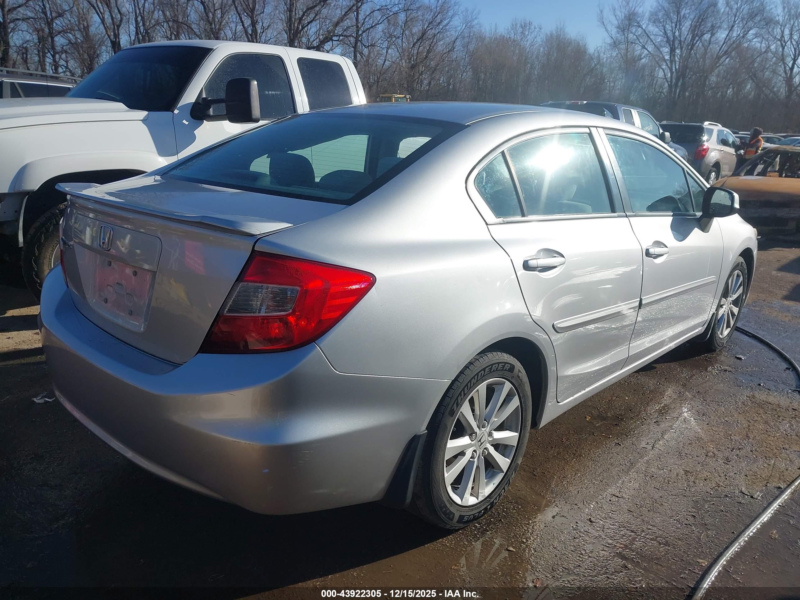HONDA CIVIC image 4