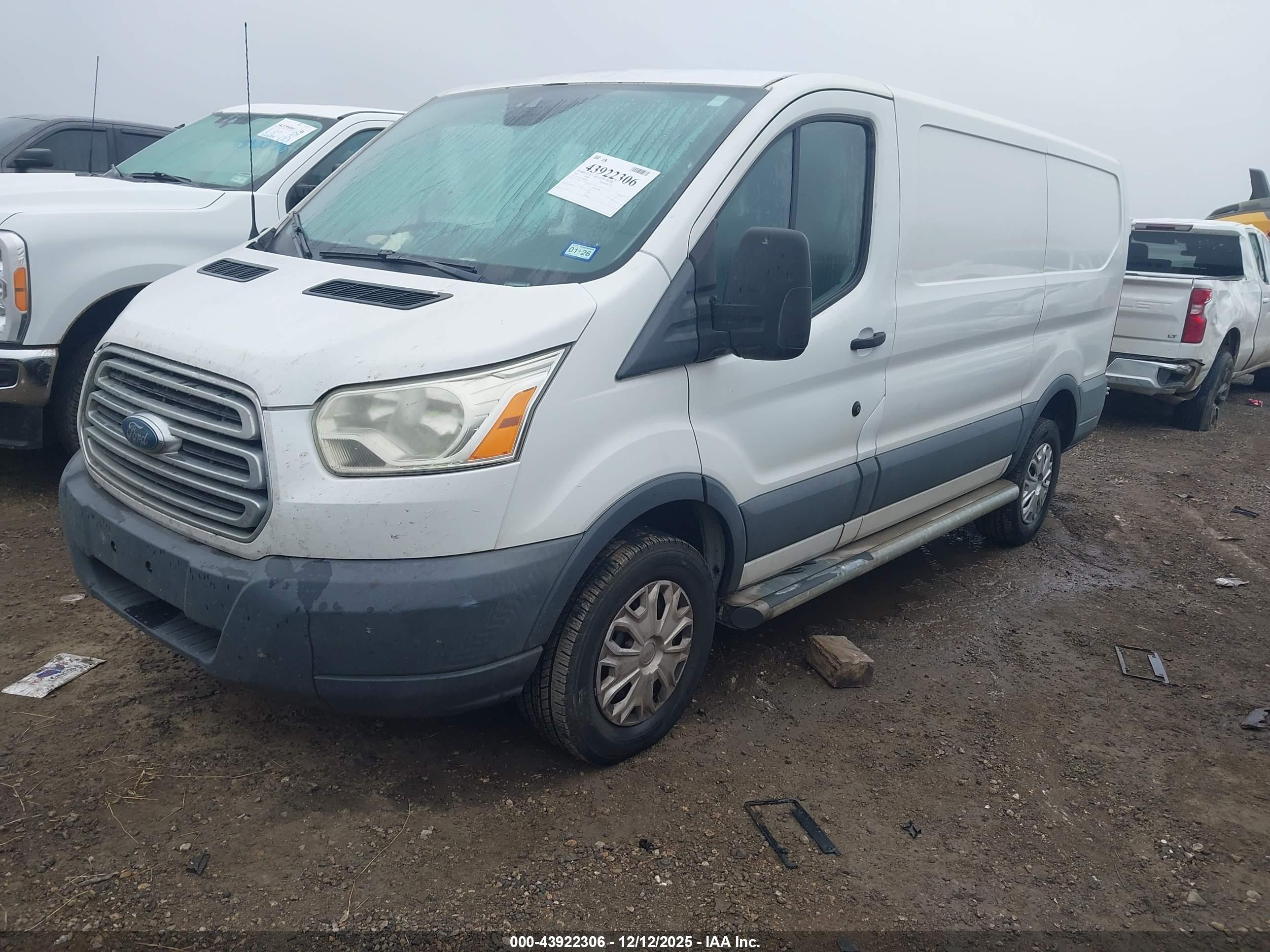 FORD TRANSIT-250 image 2