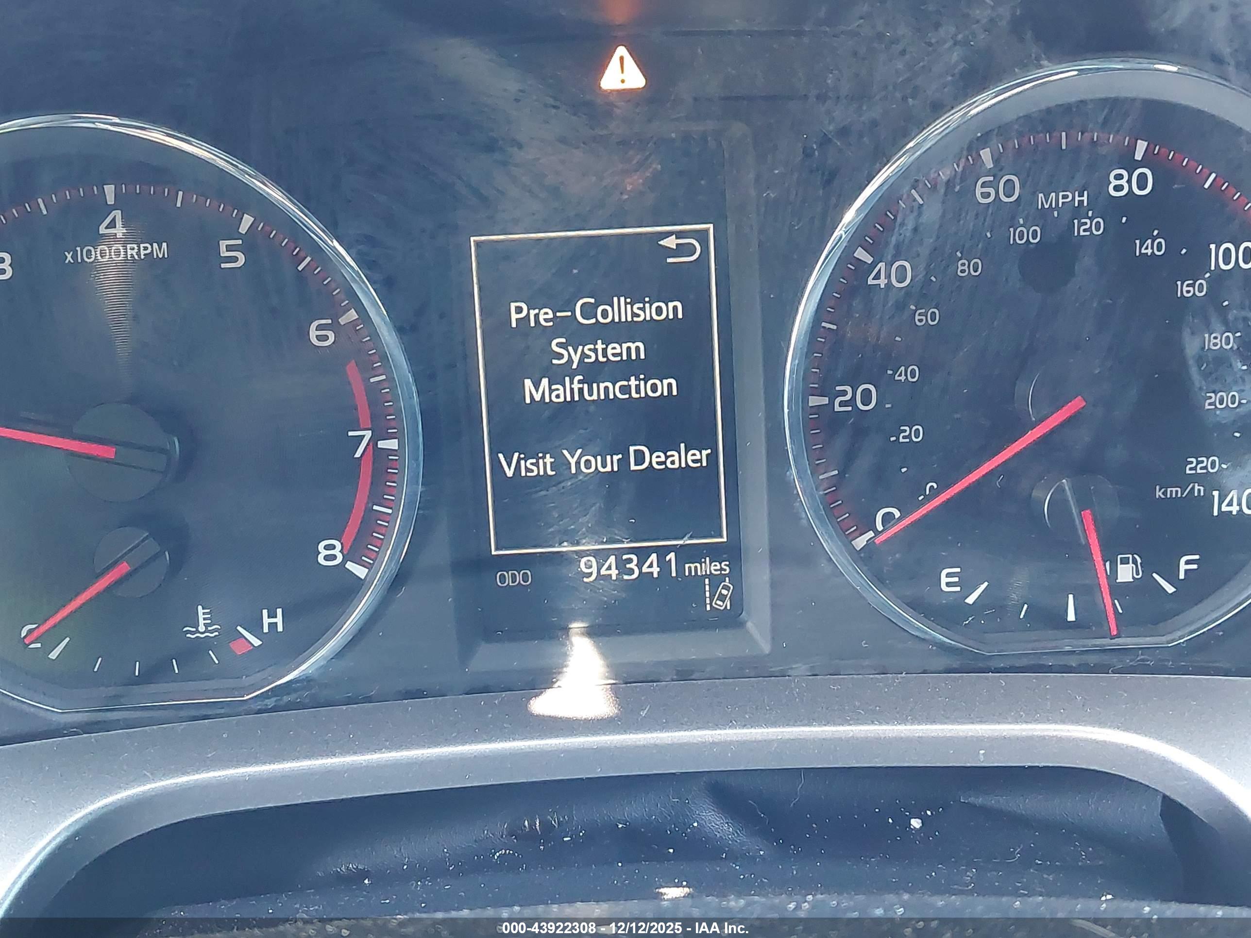 TOYOTA RAV4 image 7