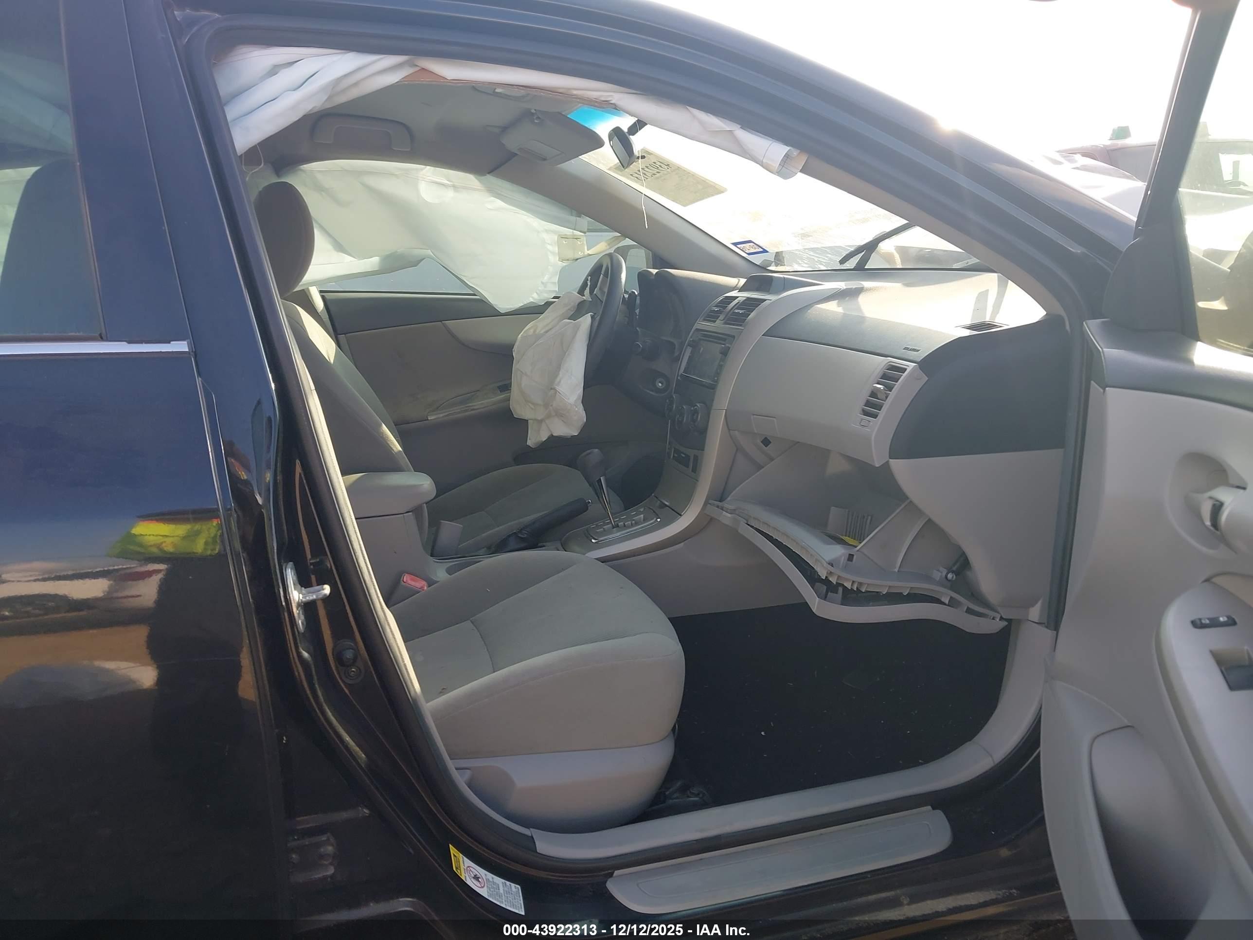 TOYOTA COROLLA image 5
