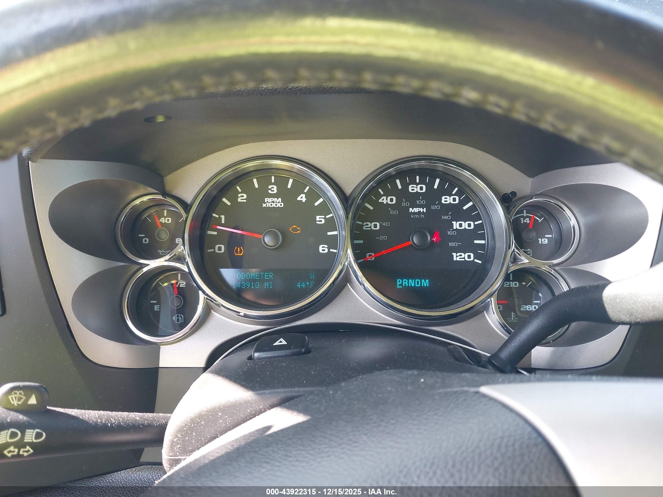 CHEVROLET SILVERADO image 7