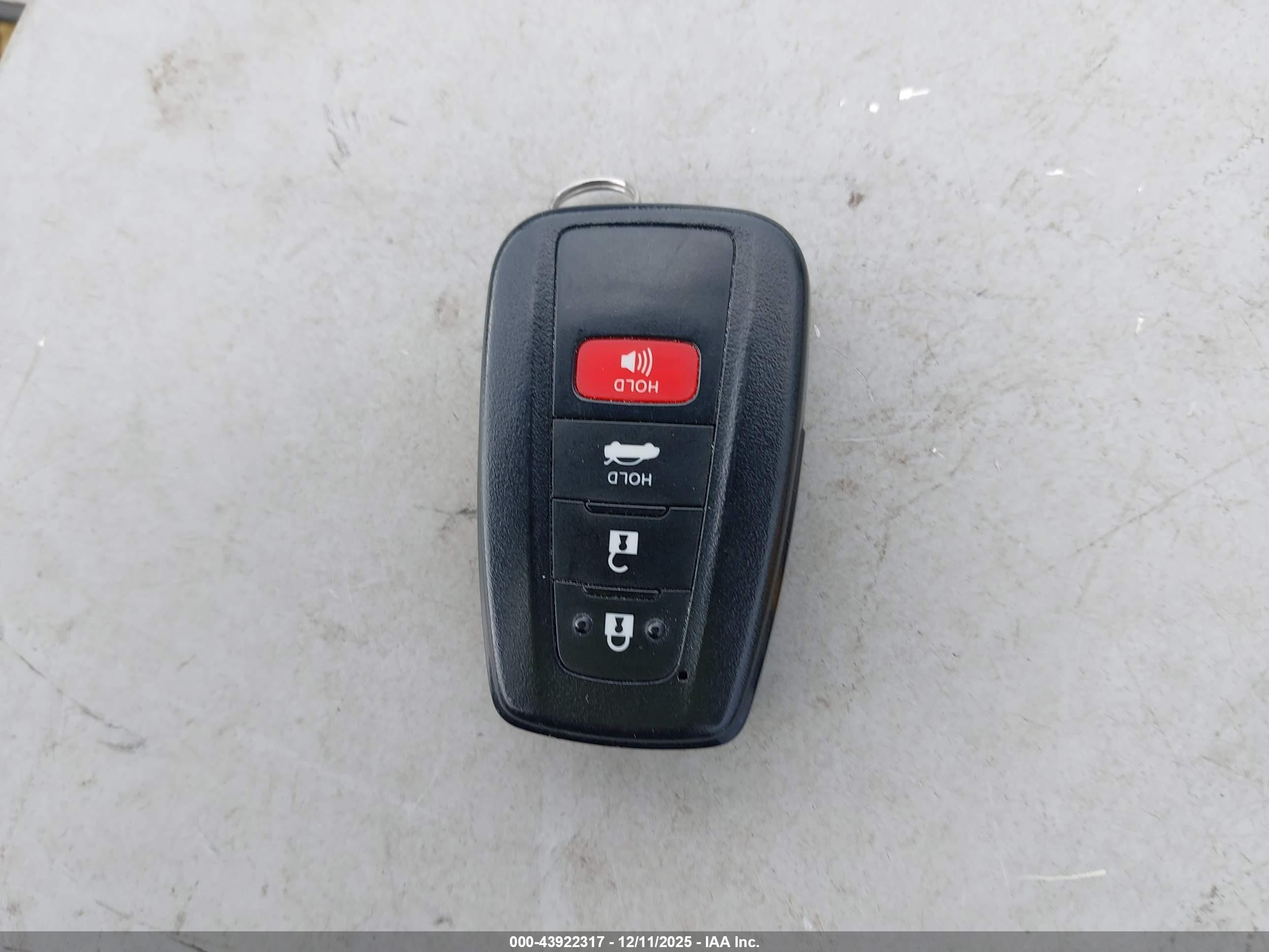 TOYOTA CAMRY image 11