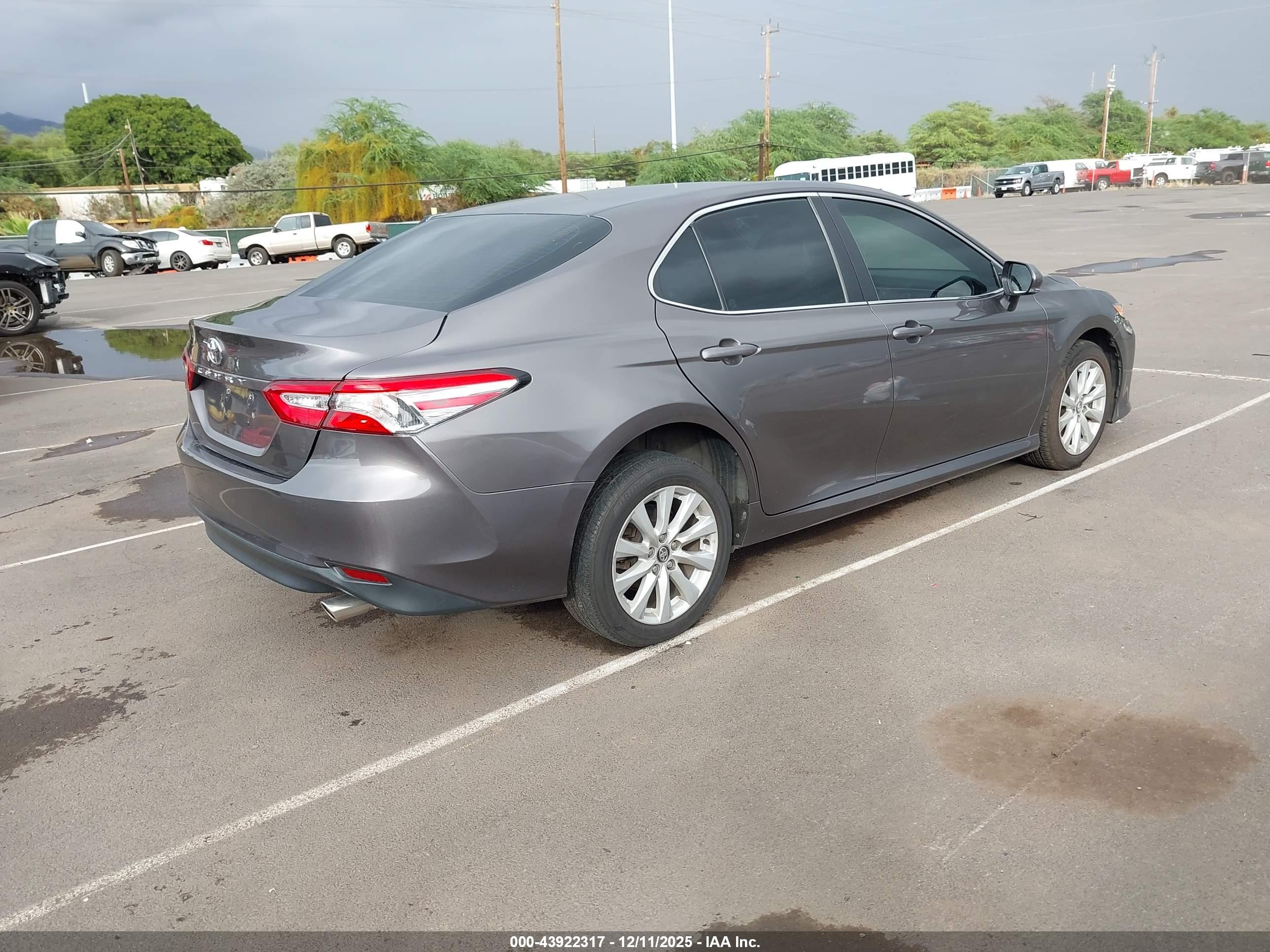 TOYOTA CAMRY image 4
