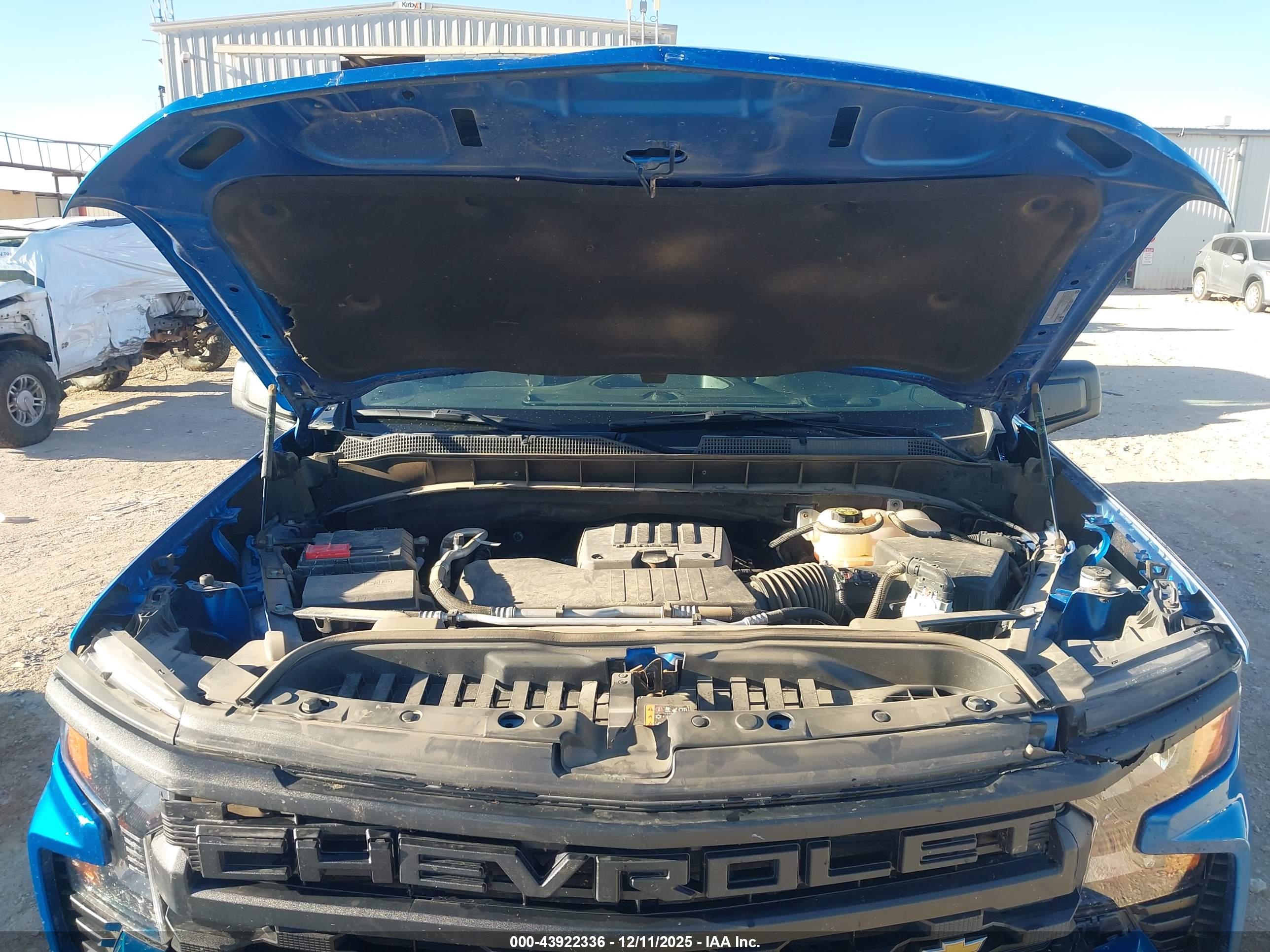 CHEVROLET SILVERADO image 10