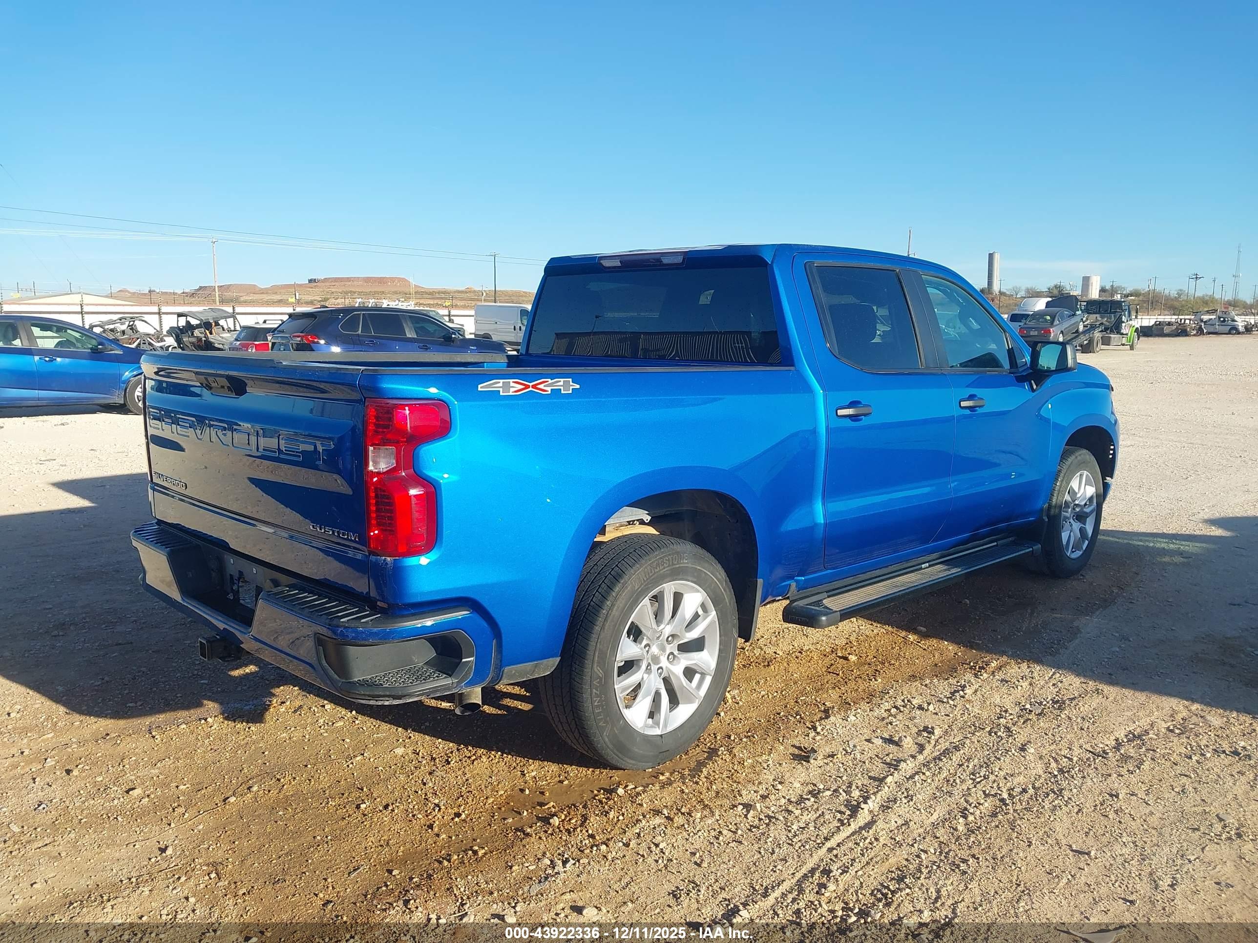 CHEVROLET SILVERADO image 4
