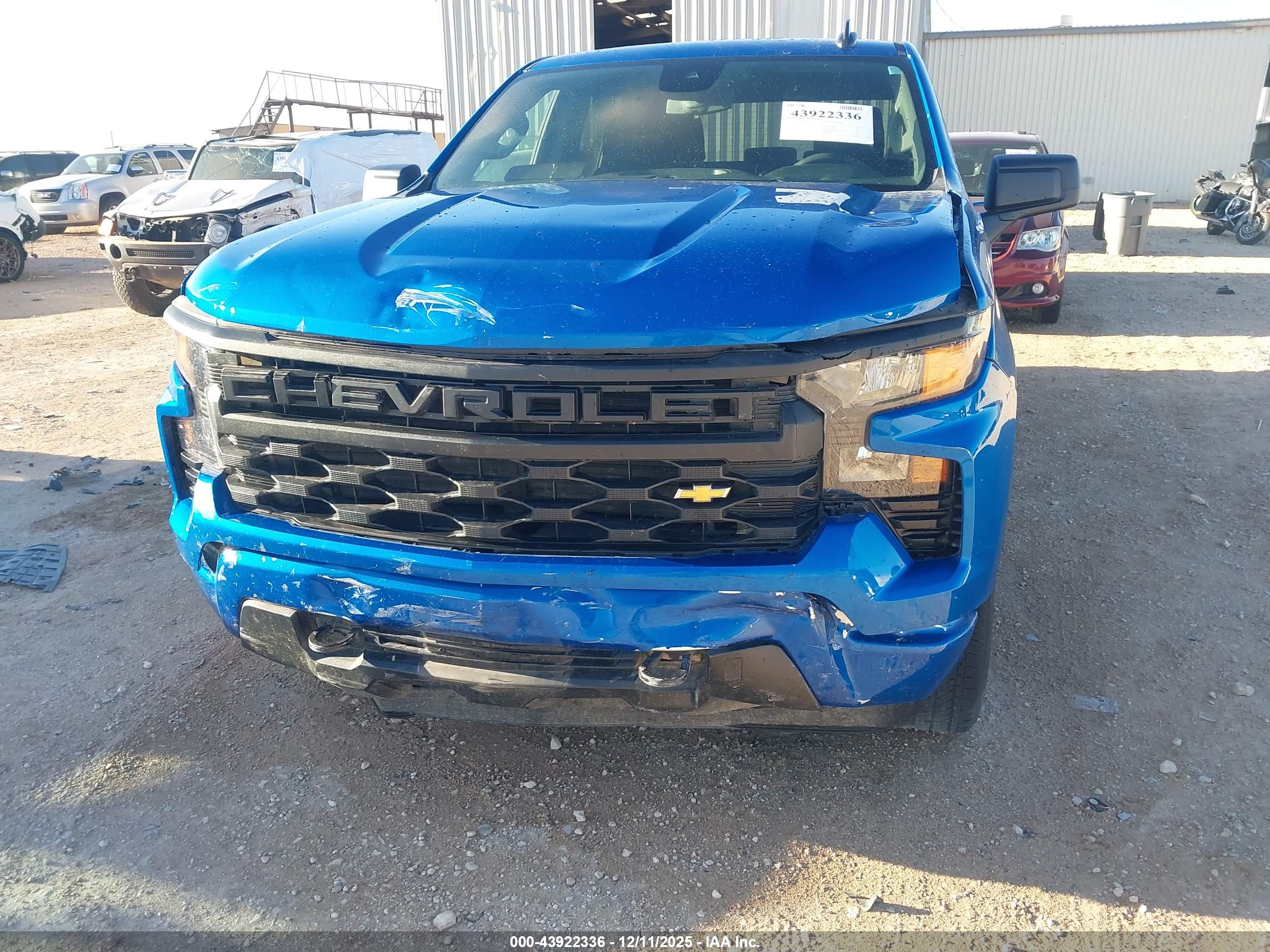 CHEVROLET SILVERADO image 6