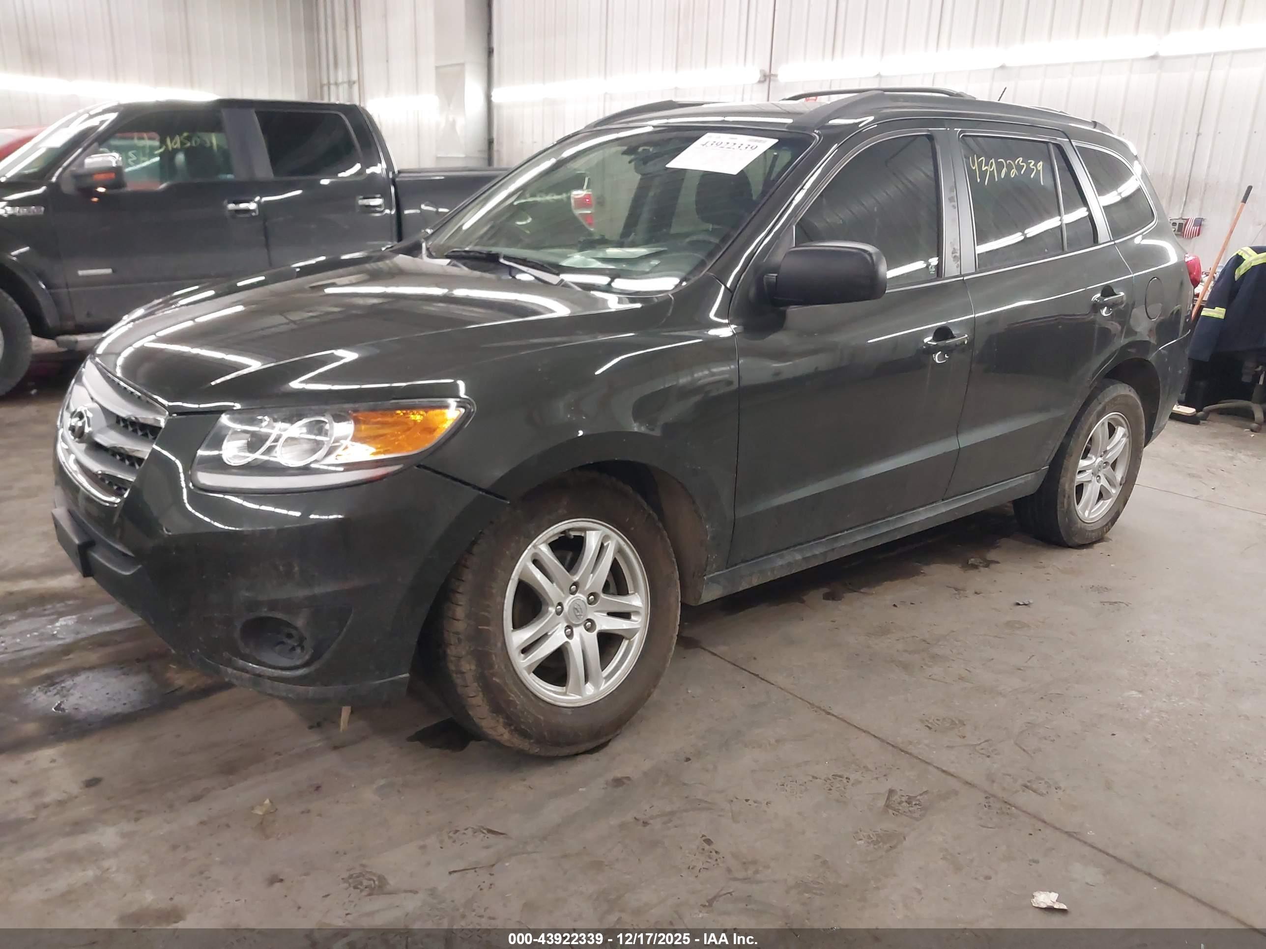 HYUNDAI SANTA image 2