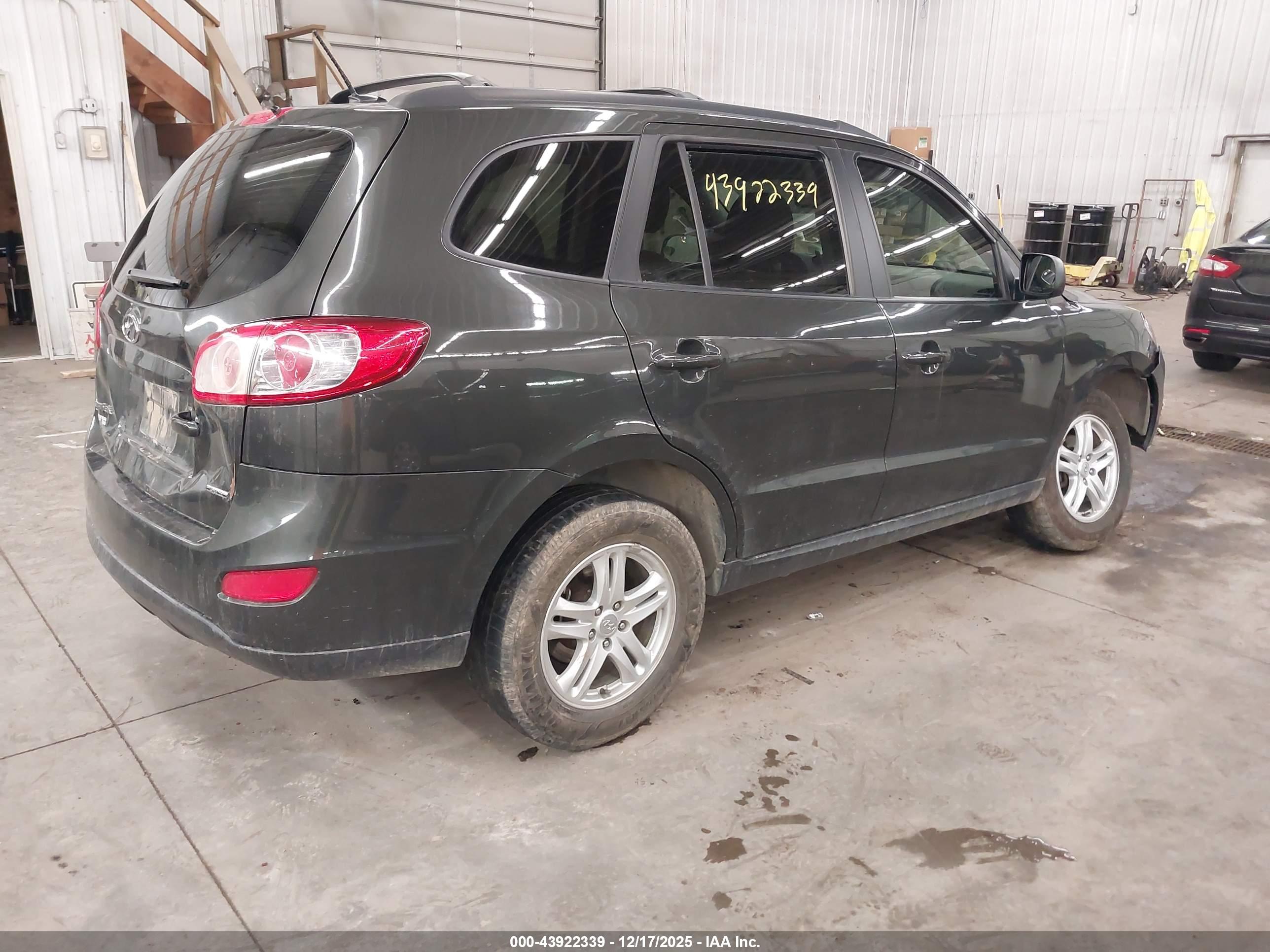 HYUNDAI SANTA image 4