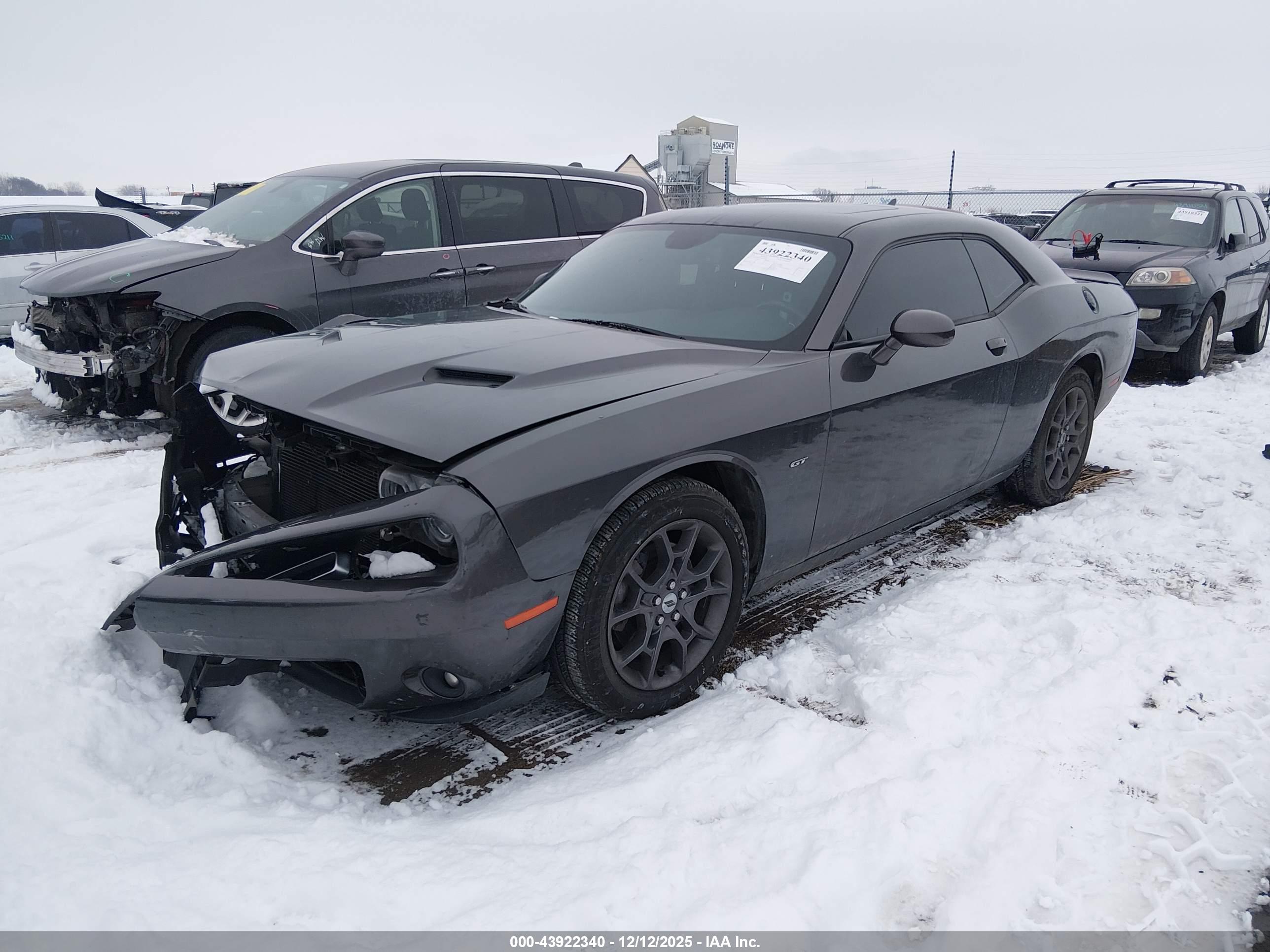 DODGE CHALLENGER image 2