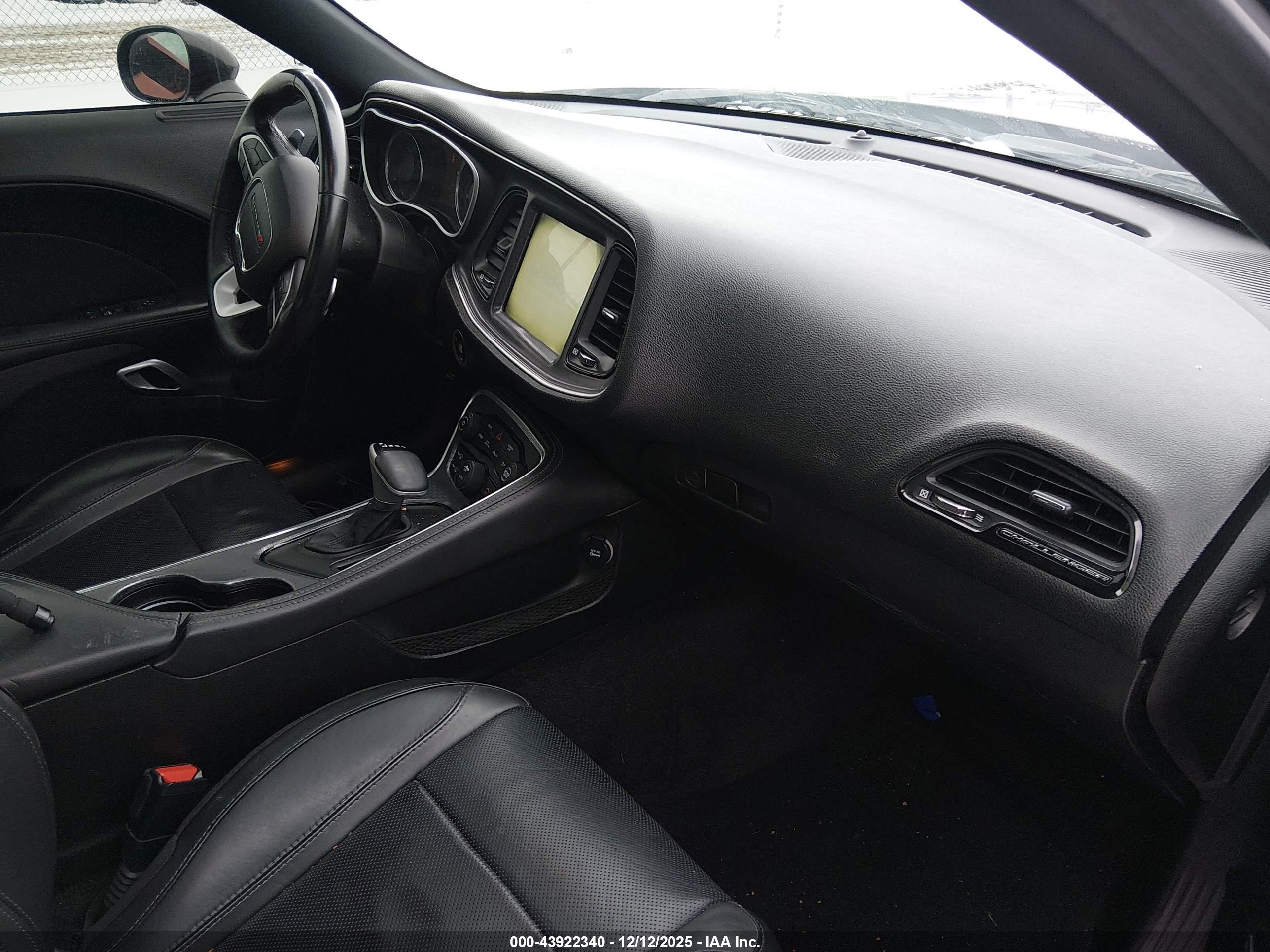 DODGE CHALLENGER image 5