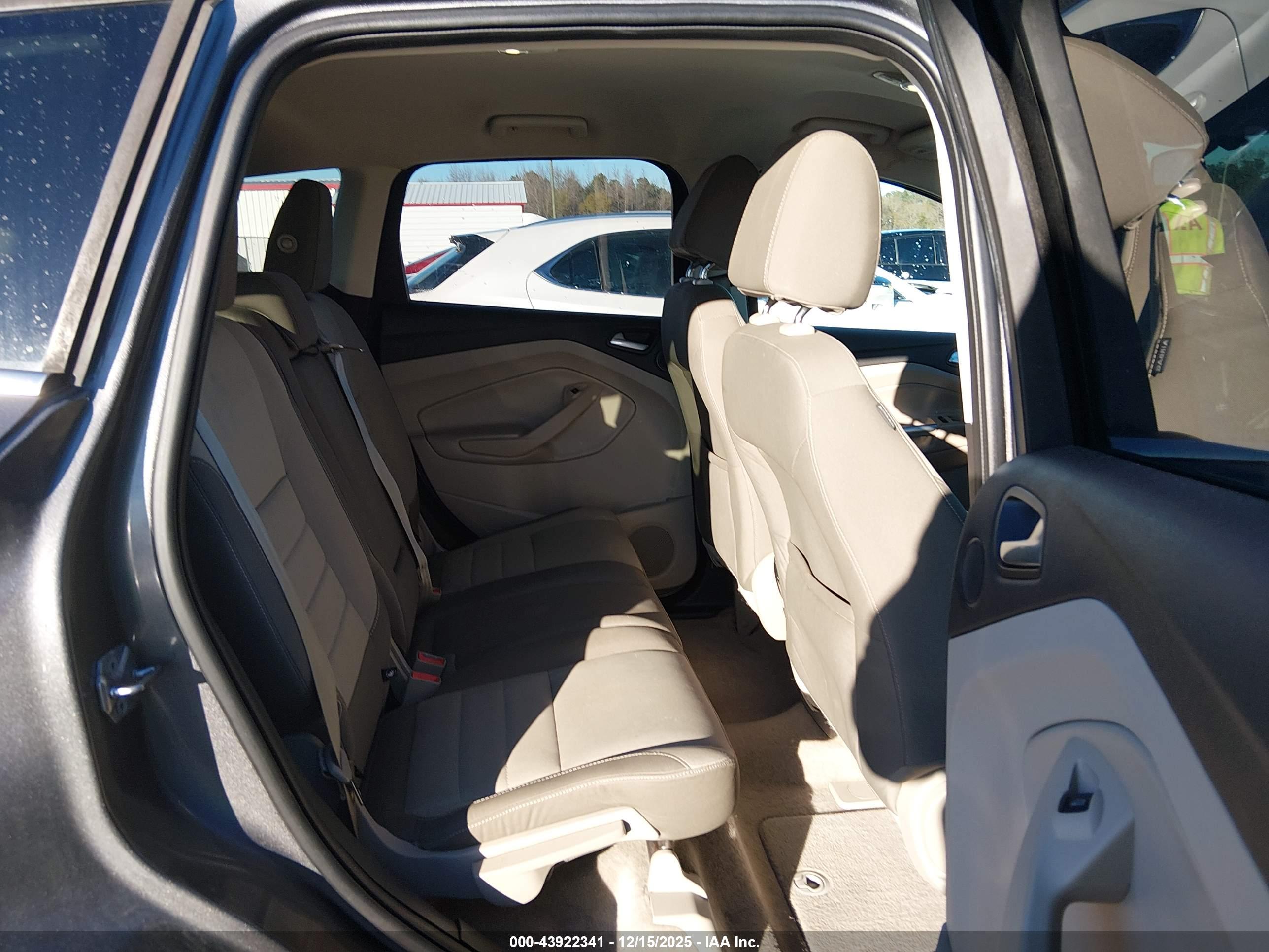FORD ESCAPE image 8