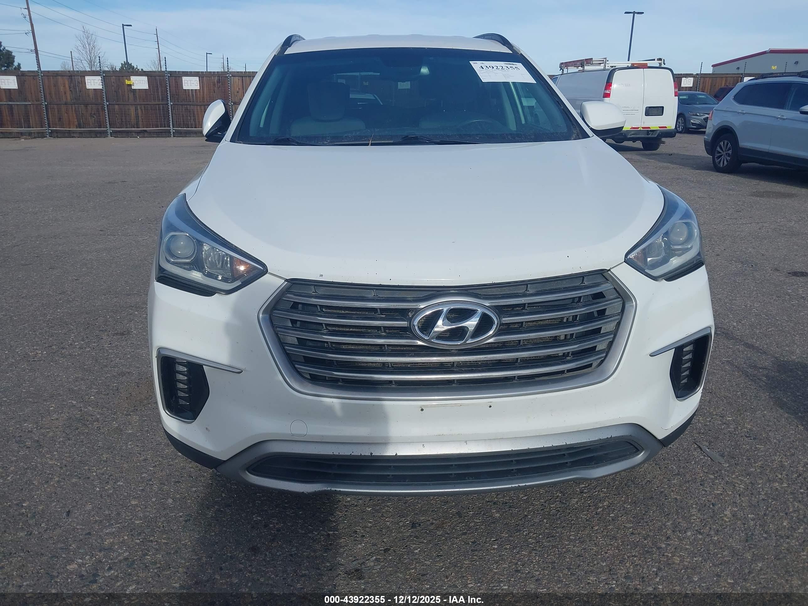 HYUNDAI SANTA image 6