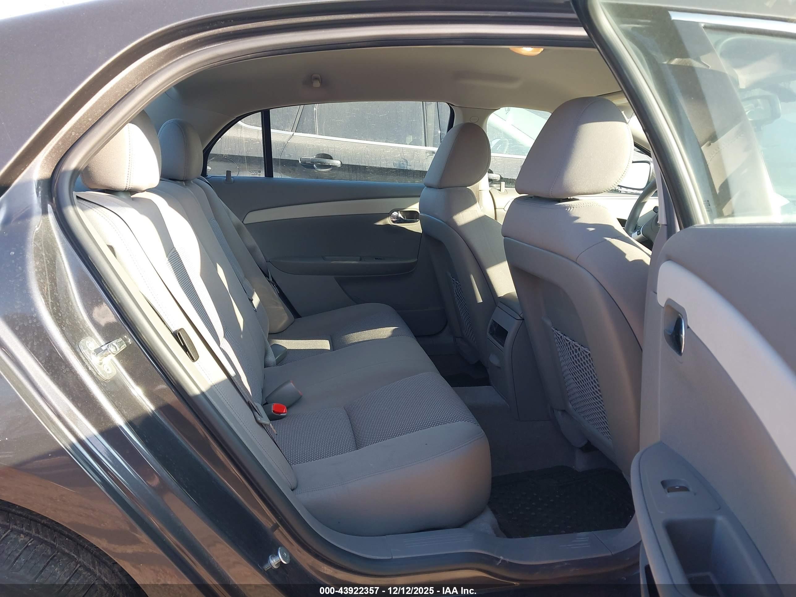 CHEVROLET MALIBU image 8