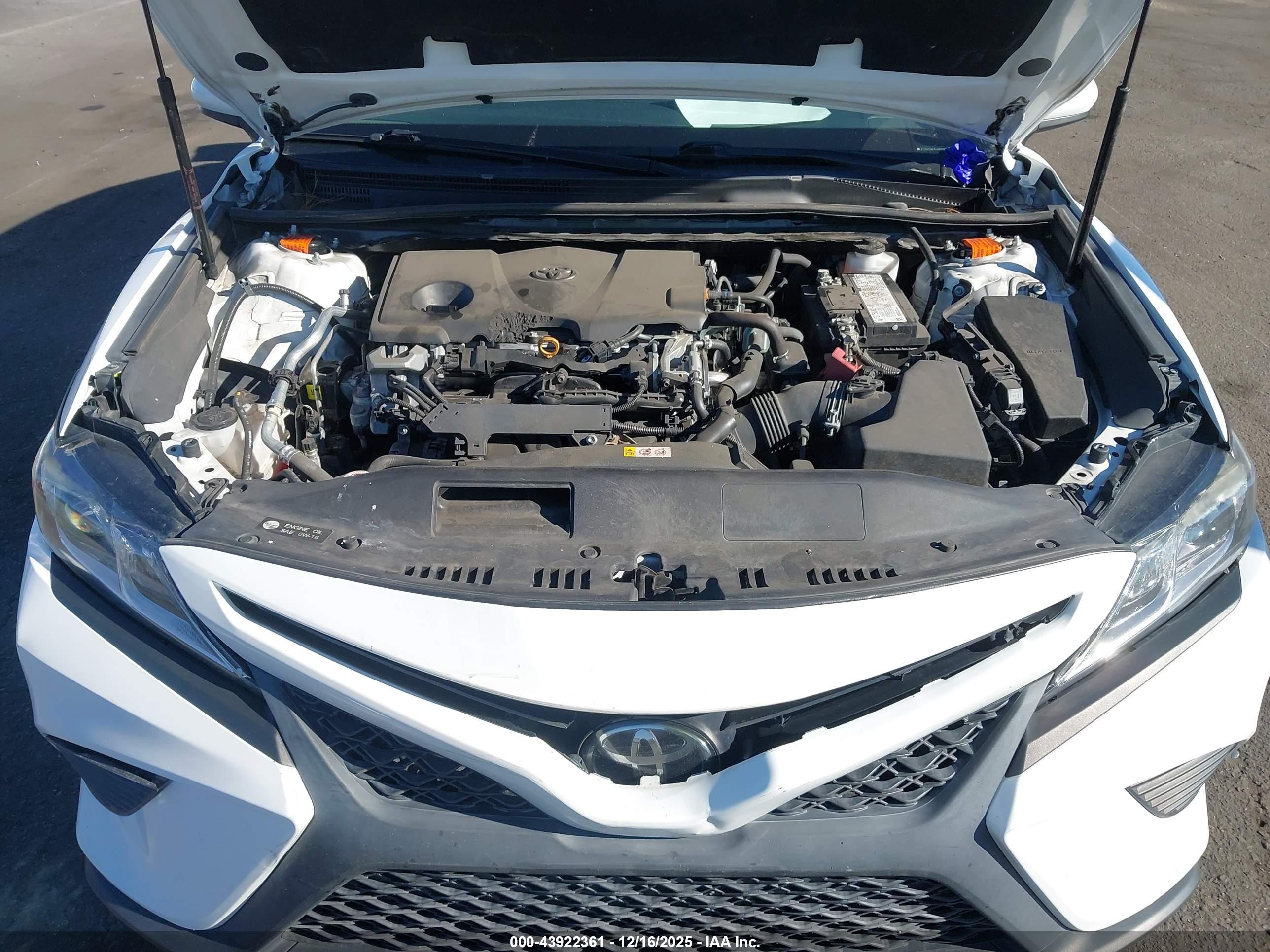 TOYOTA CAMRY image 10