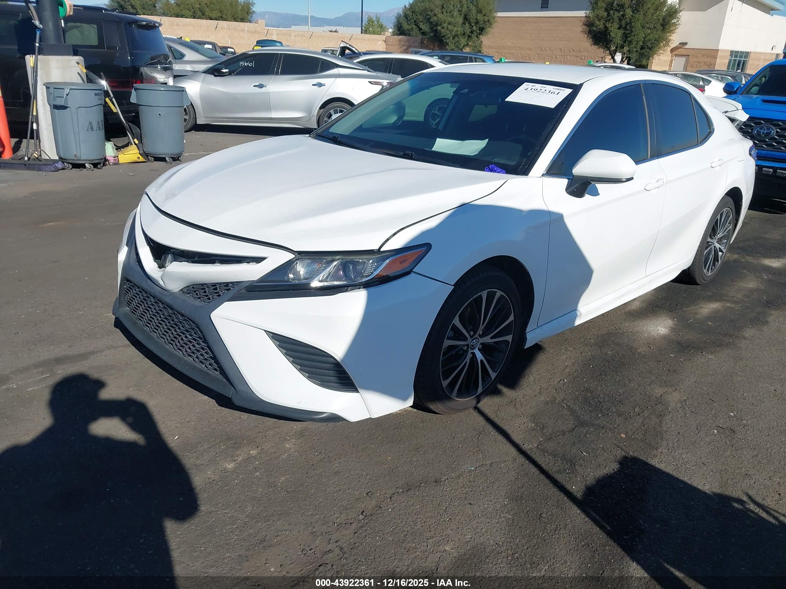 TOYOTA CAMRY image 2