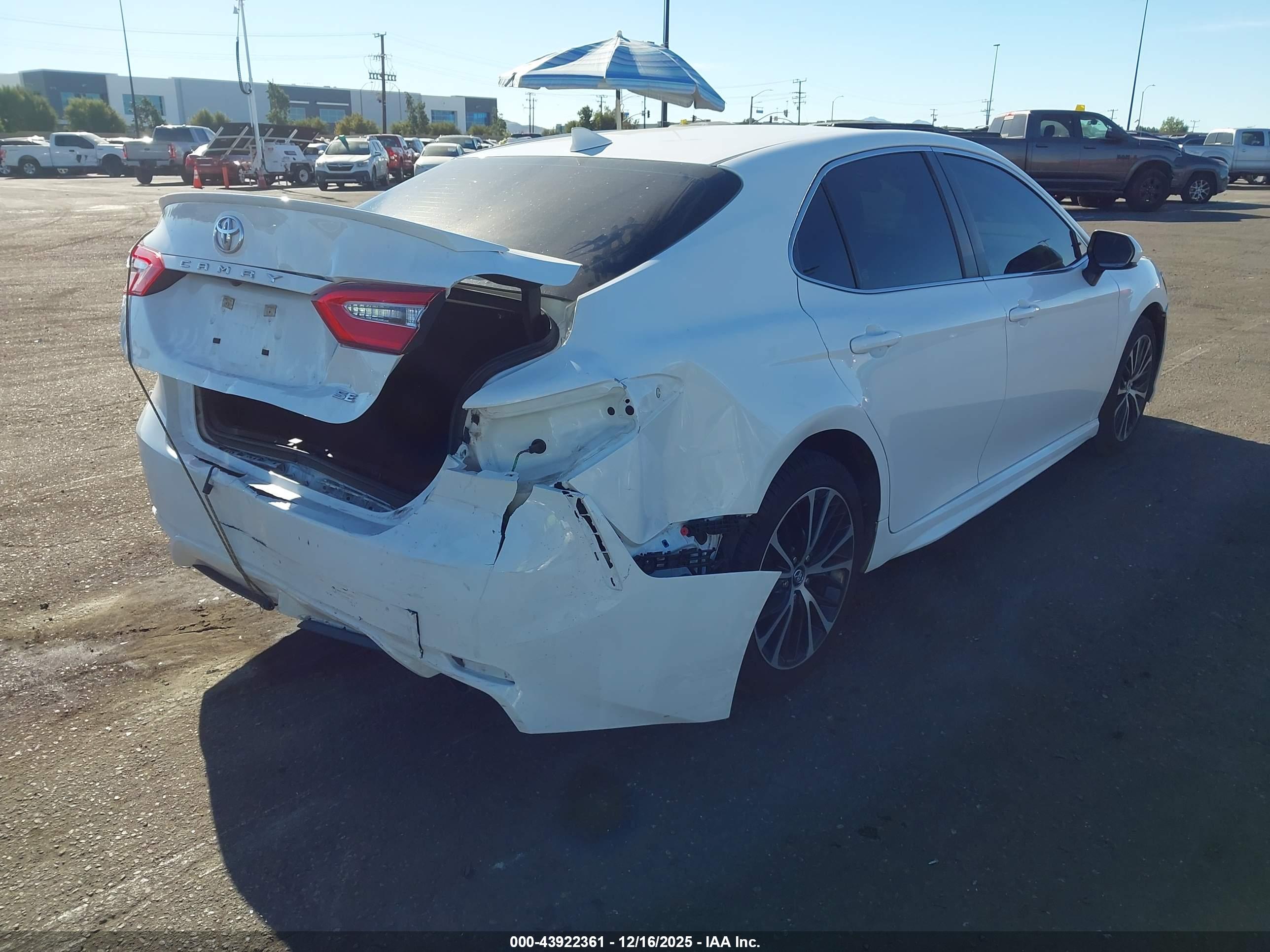 TOYOTA CAMRY image 4