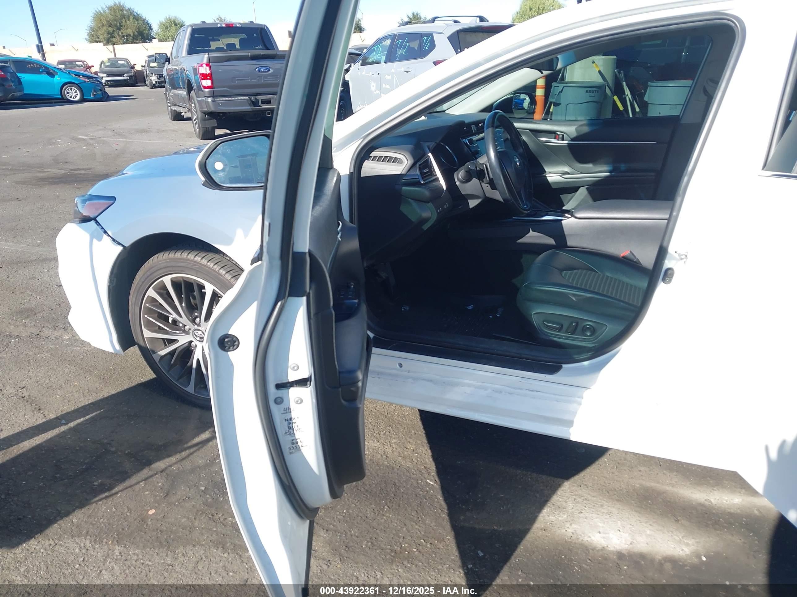 TOYOTA CAMRY image 5