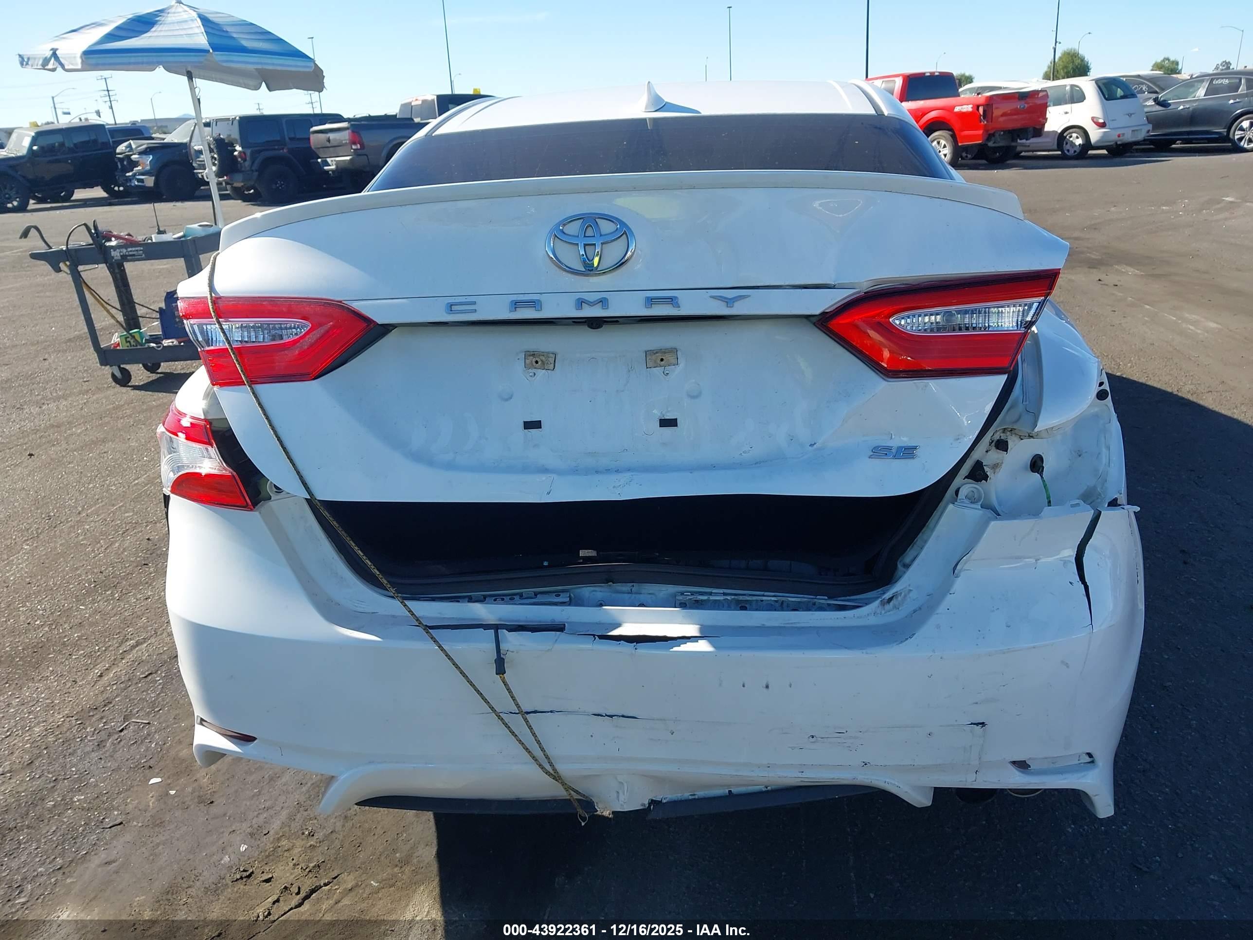 TOYOTA CAMRY image 6