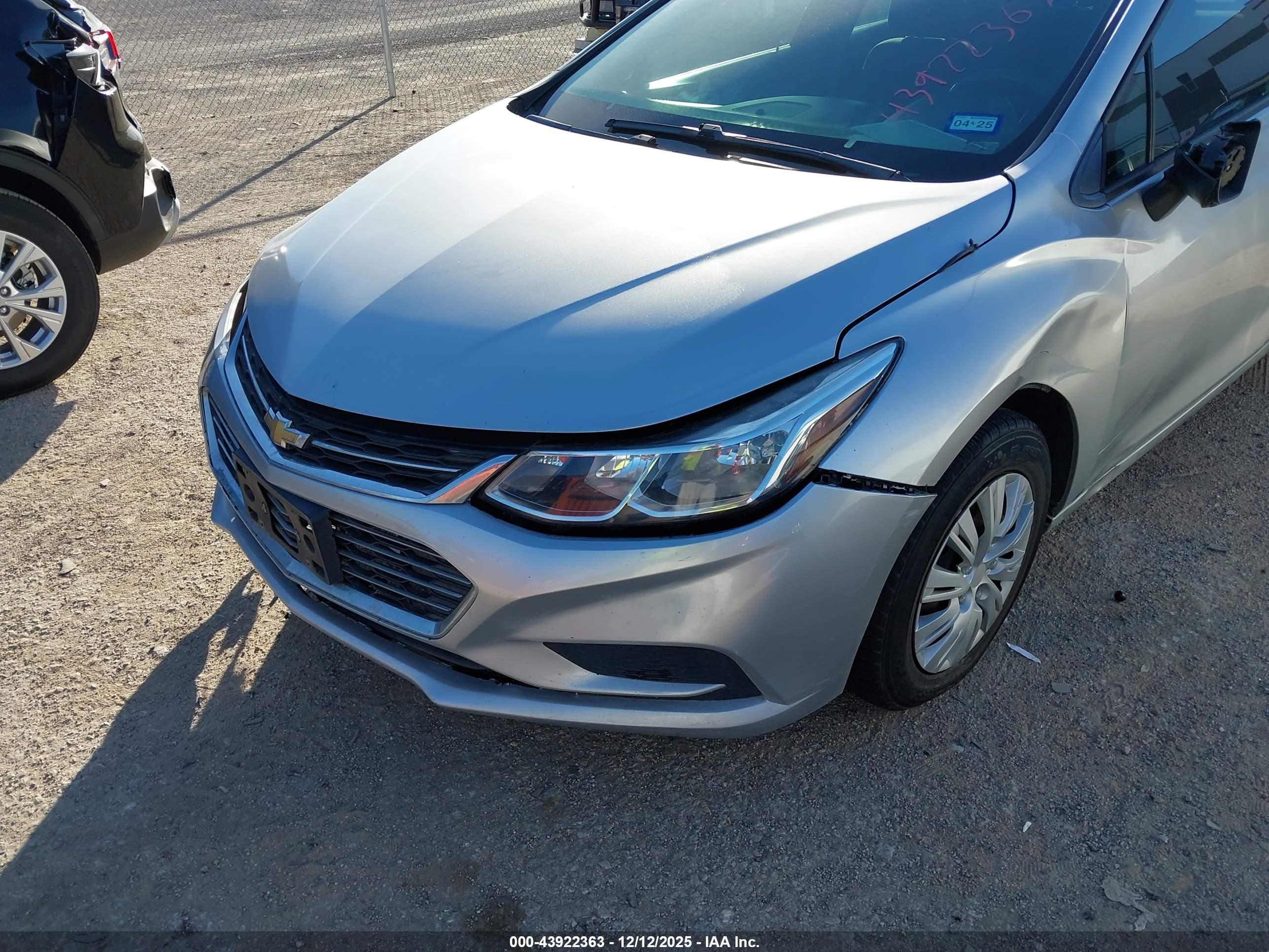 CHEVROLET CRUZE image 6