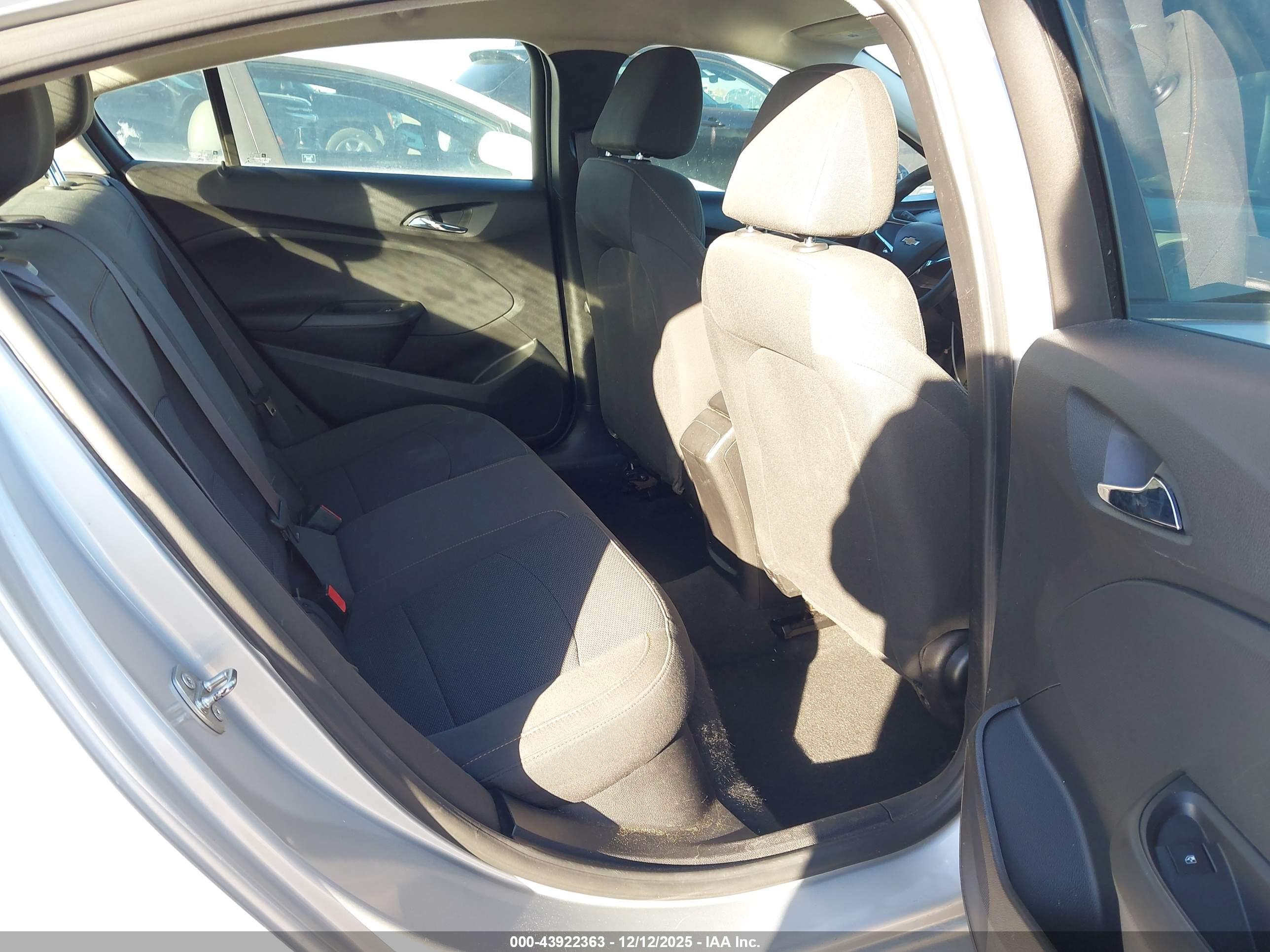 CHEVROLET CRUZE image 8