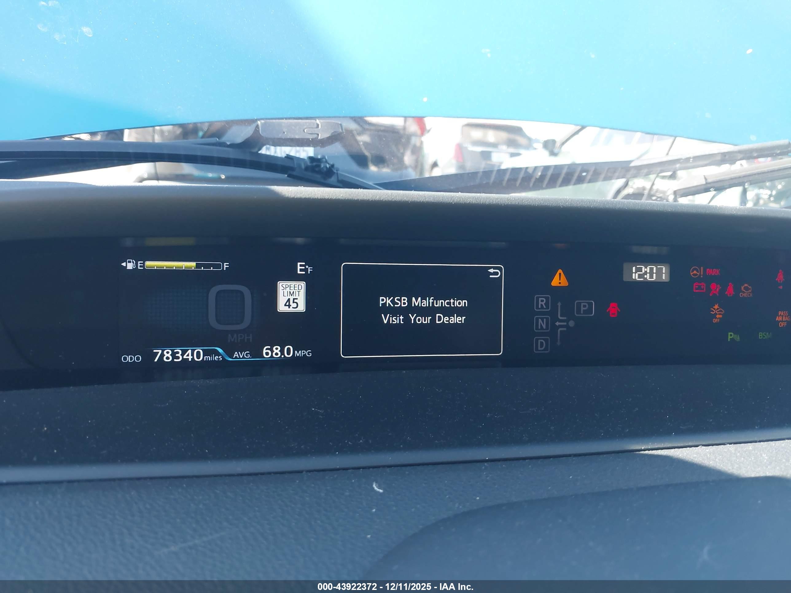 TOYOTA PRIUS image 7