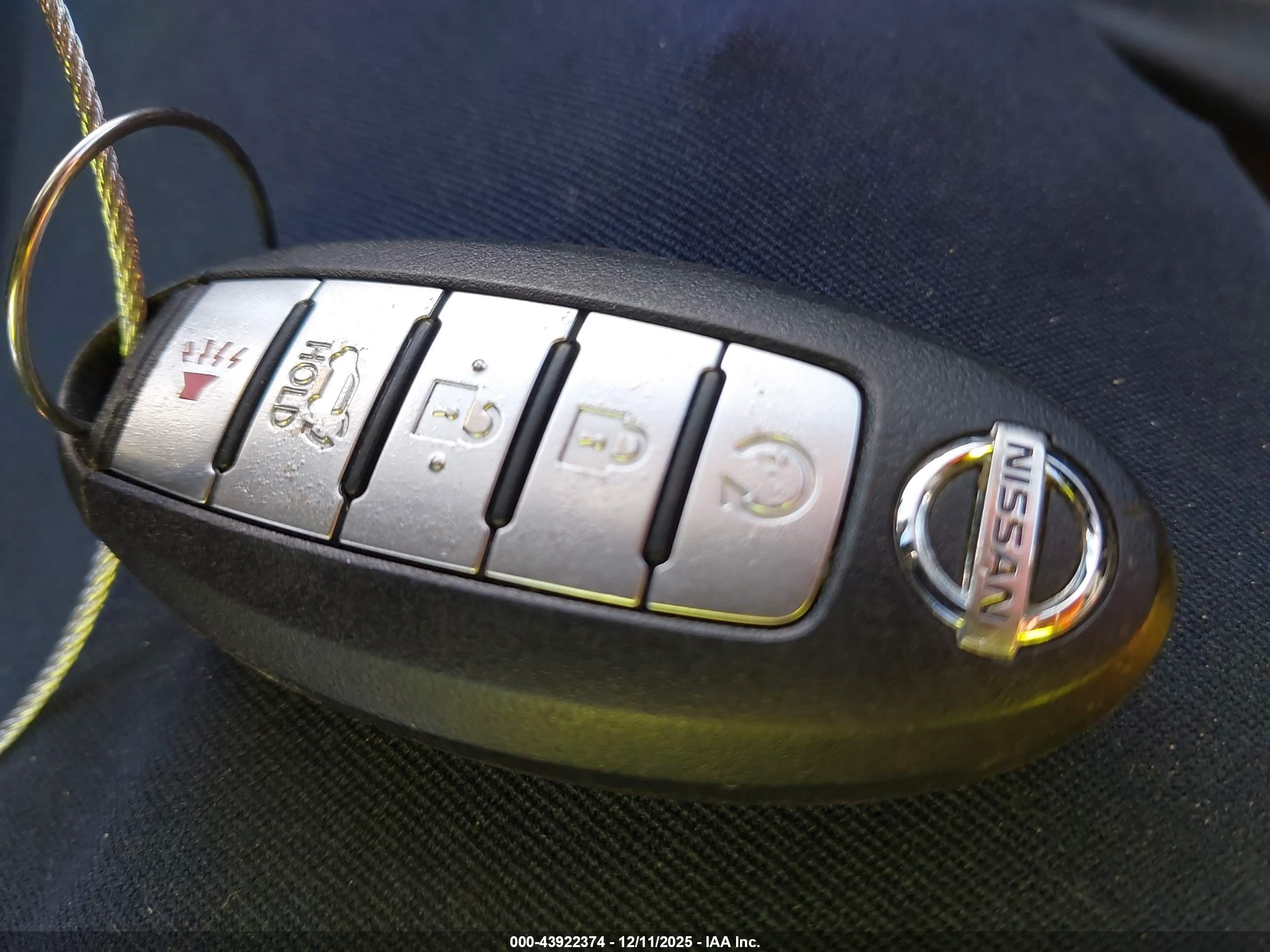 NISSAN ROGUE image 11
