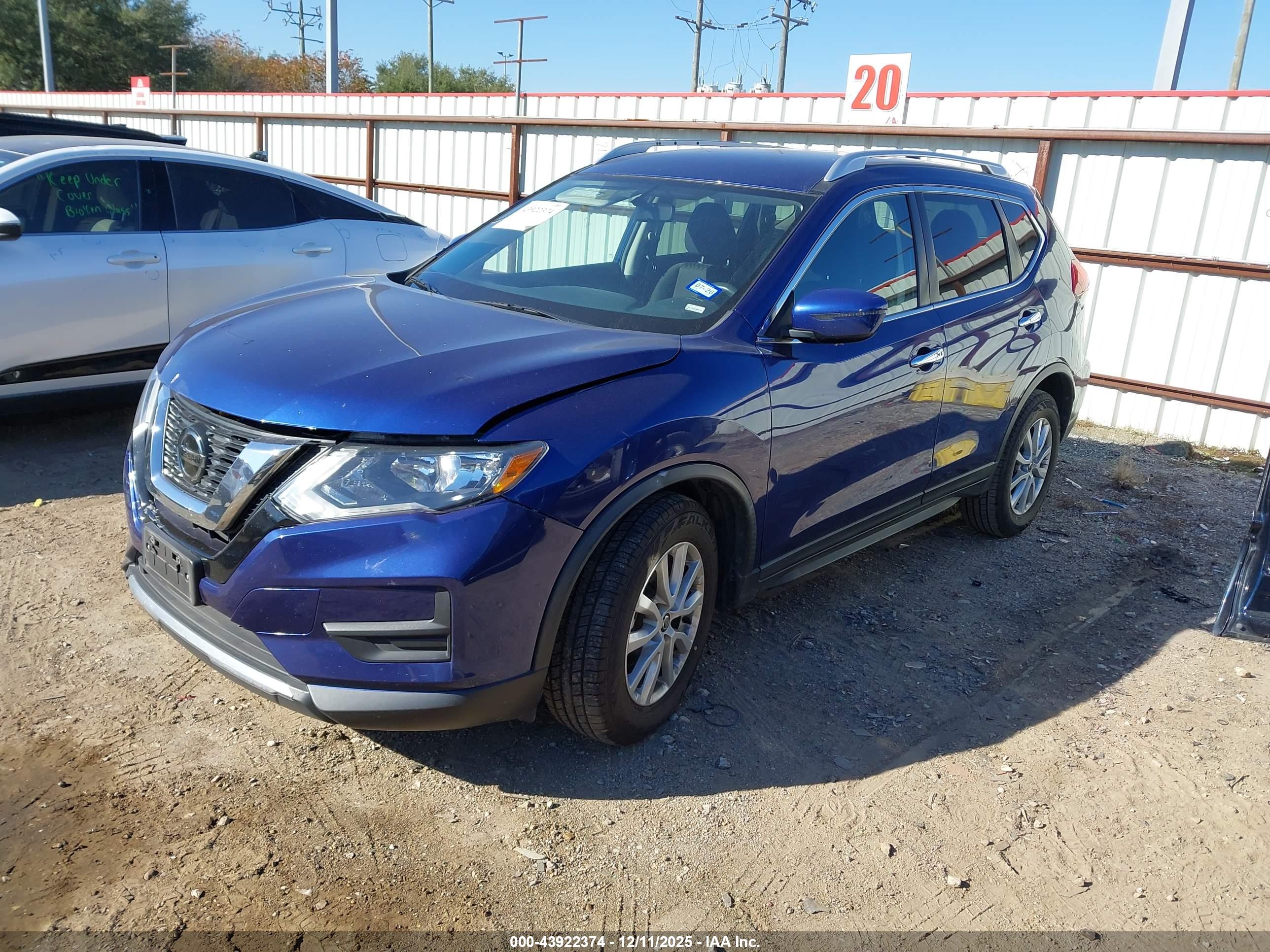 NISSAN ROGUE image 2