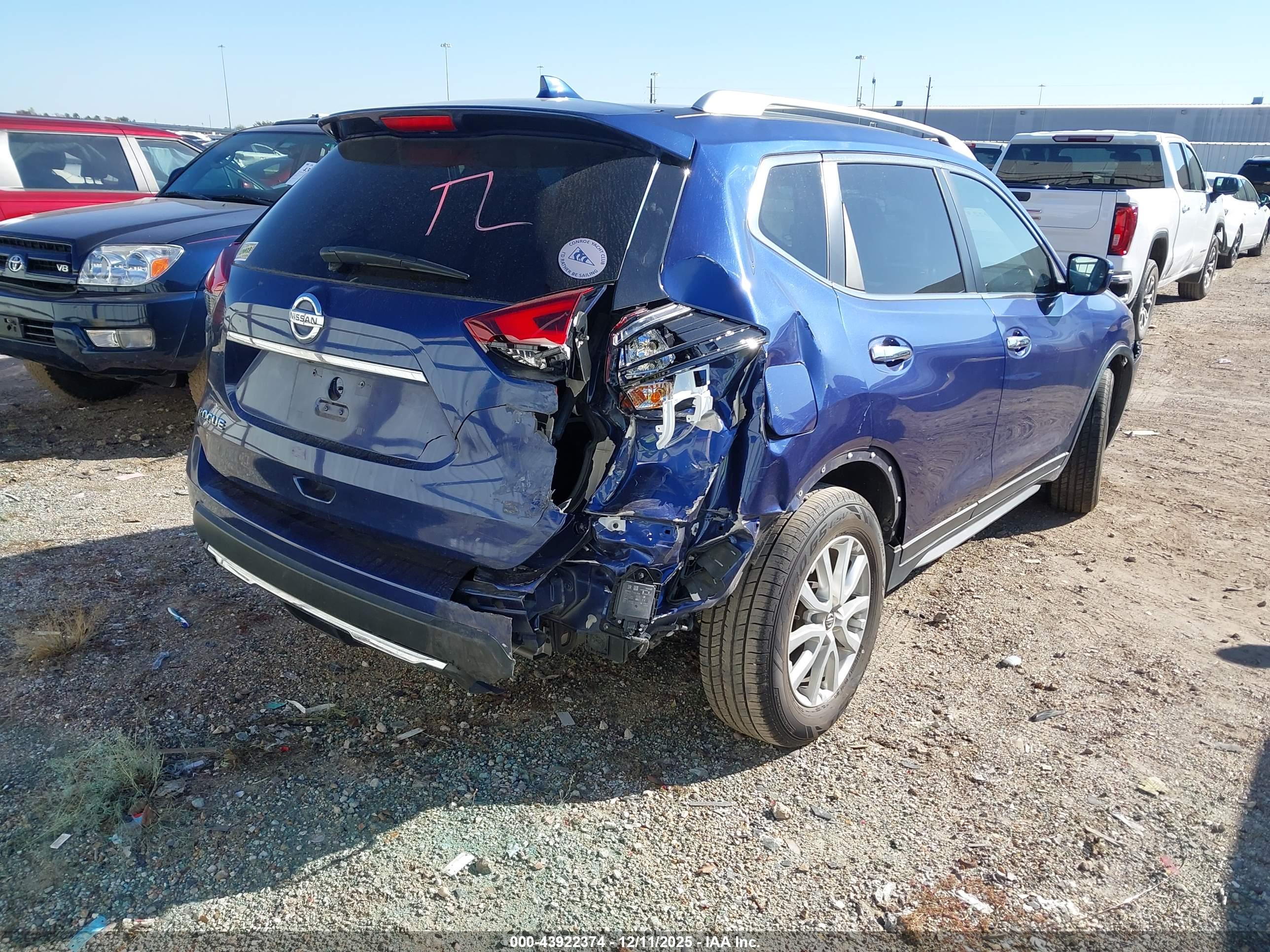 NISSAN ROGUE image 4
