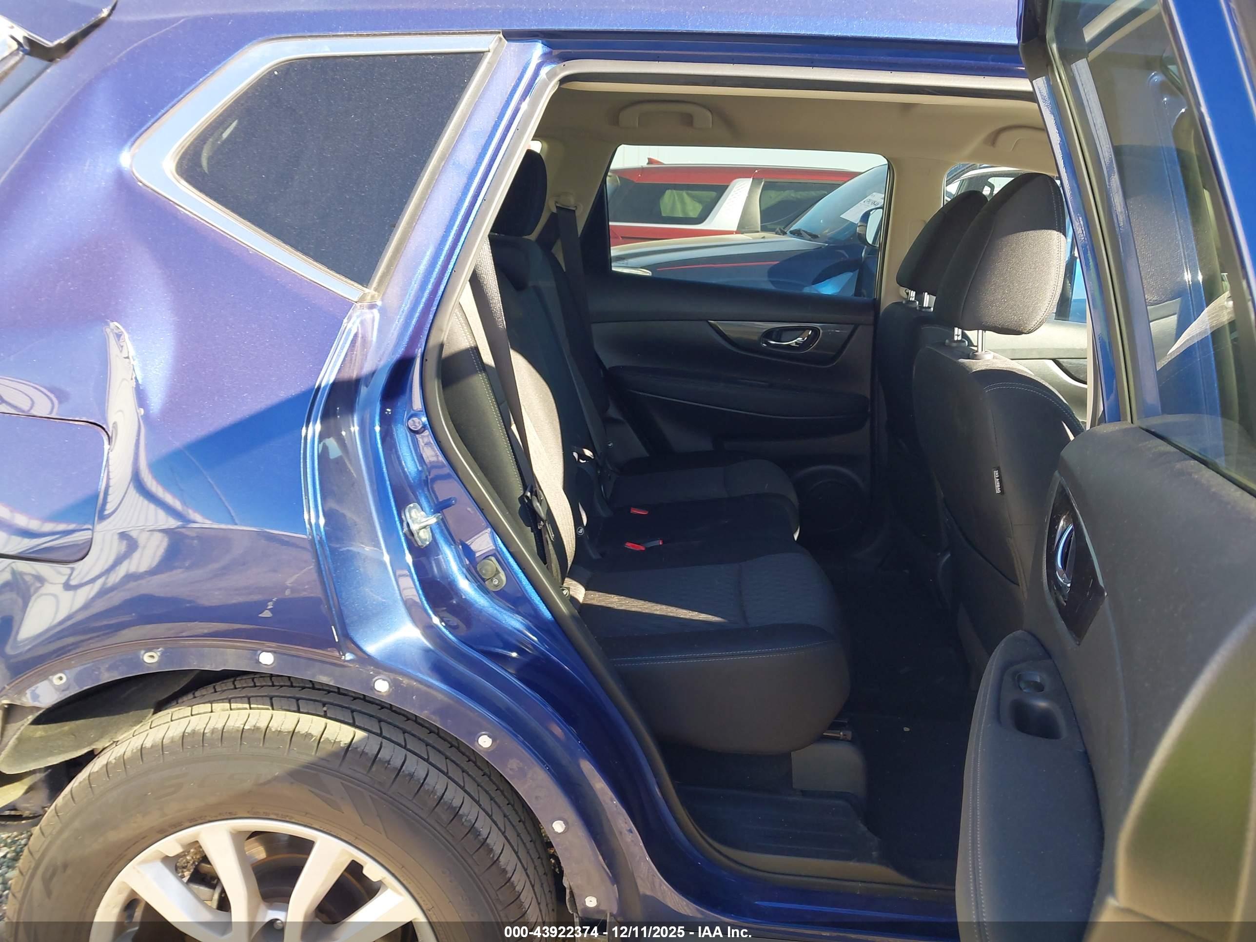 NISSAN ROGUE image 8